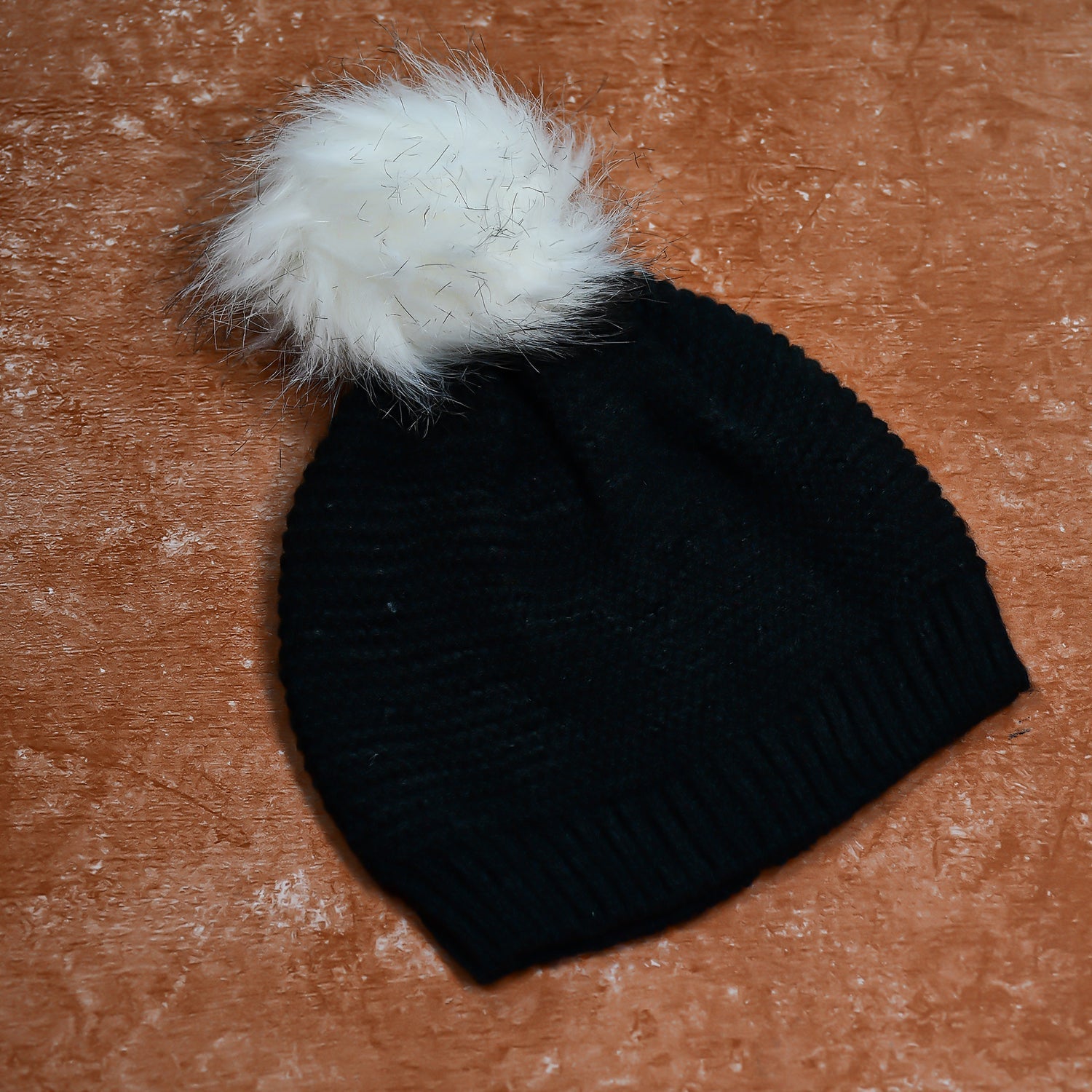 Men's and Women's Skull Slouchy Winter Woolen Knitted Black Inside Fur Beanie Cap. - Springkart 
