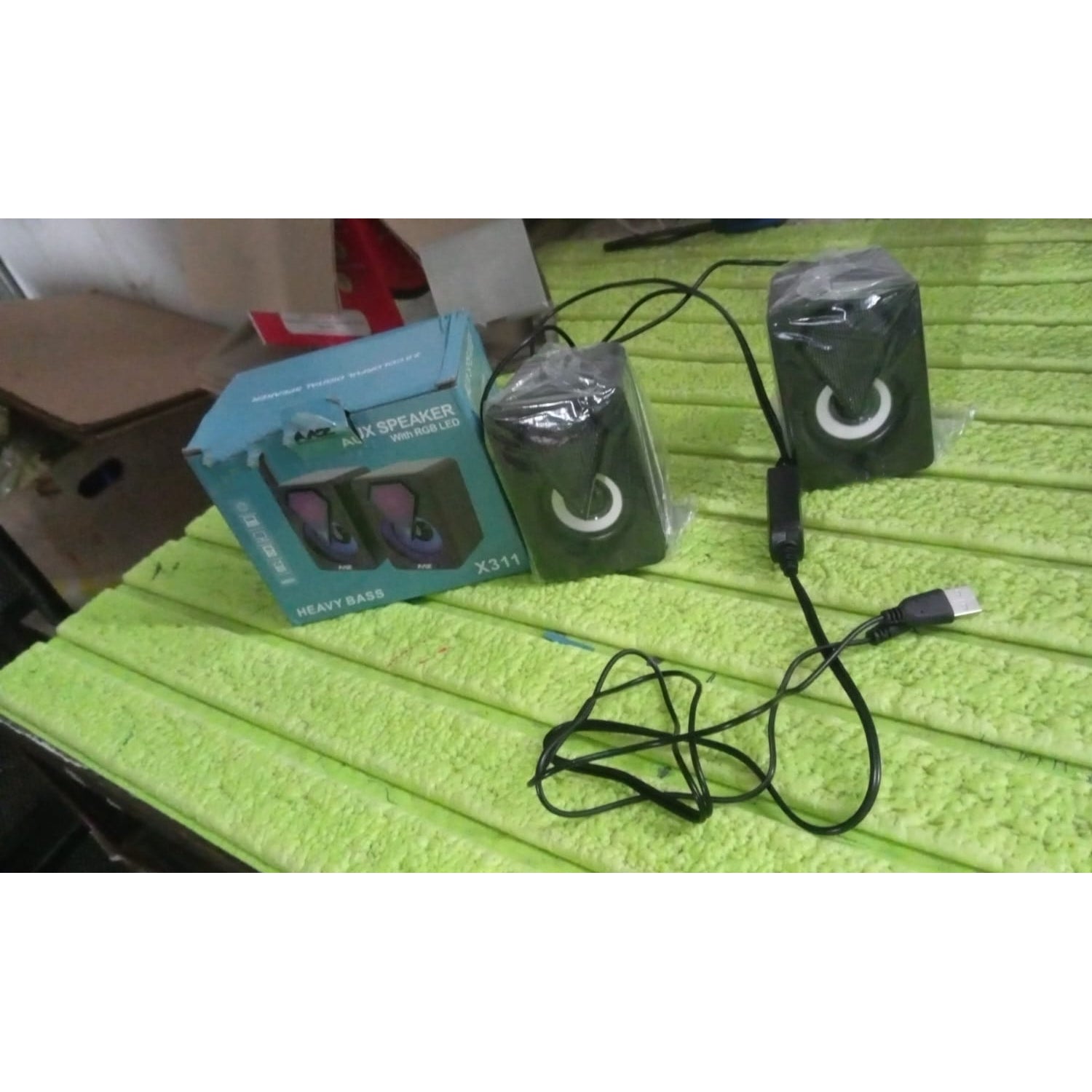 RGB Desktop Speakers, Plug, and Play USB Powered Speaker (2 Pc Set) - Springkart 