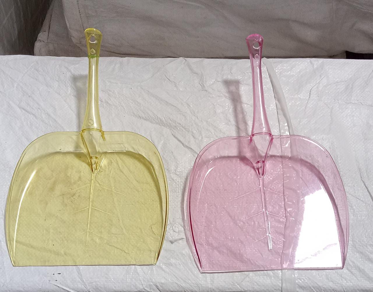 Large Unbreakable Plastic Dustpan with Long Handle for Home and Kitchen (1 Pc) - Springkart 