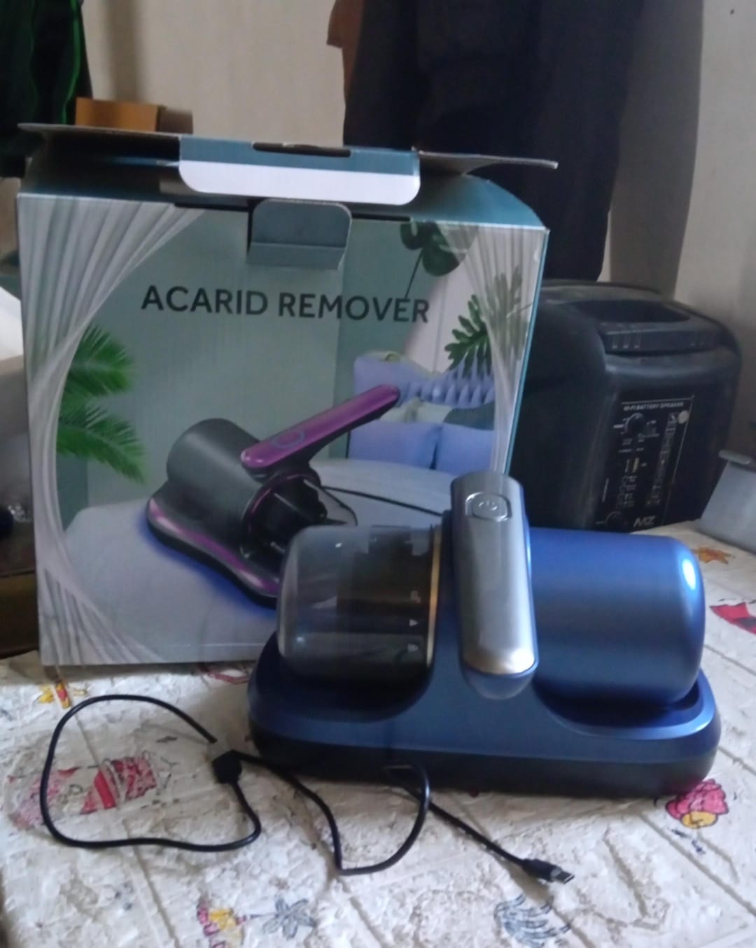 Powerful Suction Portable Handheld Vacuum Cleaner - Low Noise Vacuum Cleaner for Bed - Cordless Vacuum Cleaner for Car Seat Crevices Pillows, Mattresses, Sofas Wireless Anti Dust and Mite Cleaner - Springkart 
