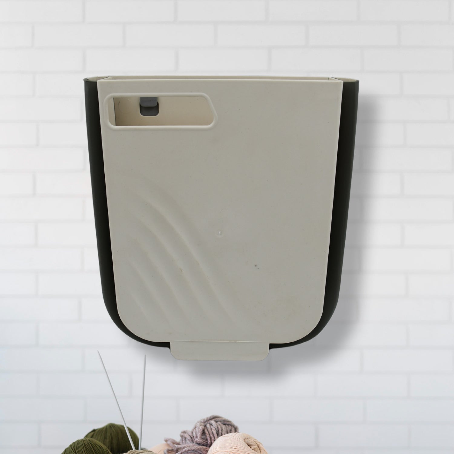 Hanging Trash Can for Kitchen Cabinet Door, Small Collapsible Foldable Waste Bins, Hanging Trash Holder for Bathroom Bedroom Office Car, Portable - Springkart 