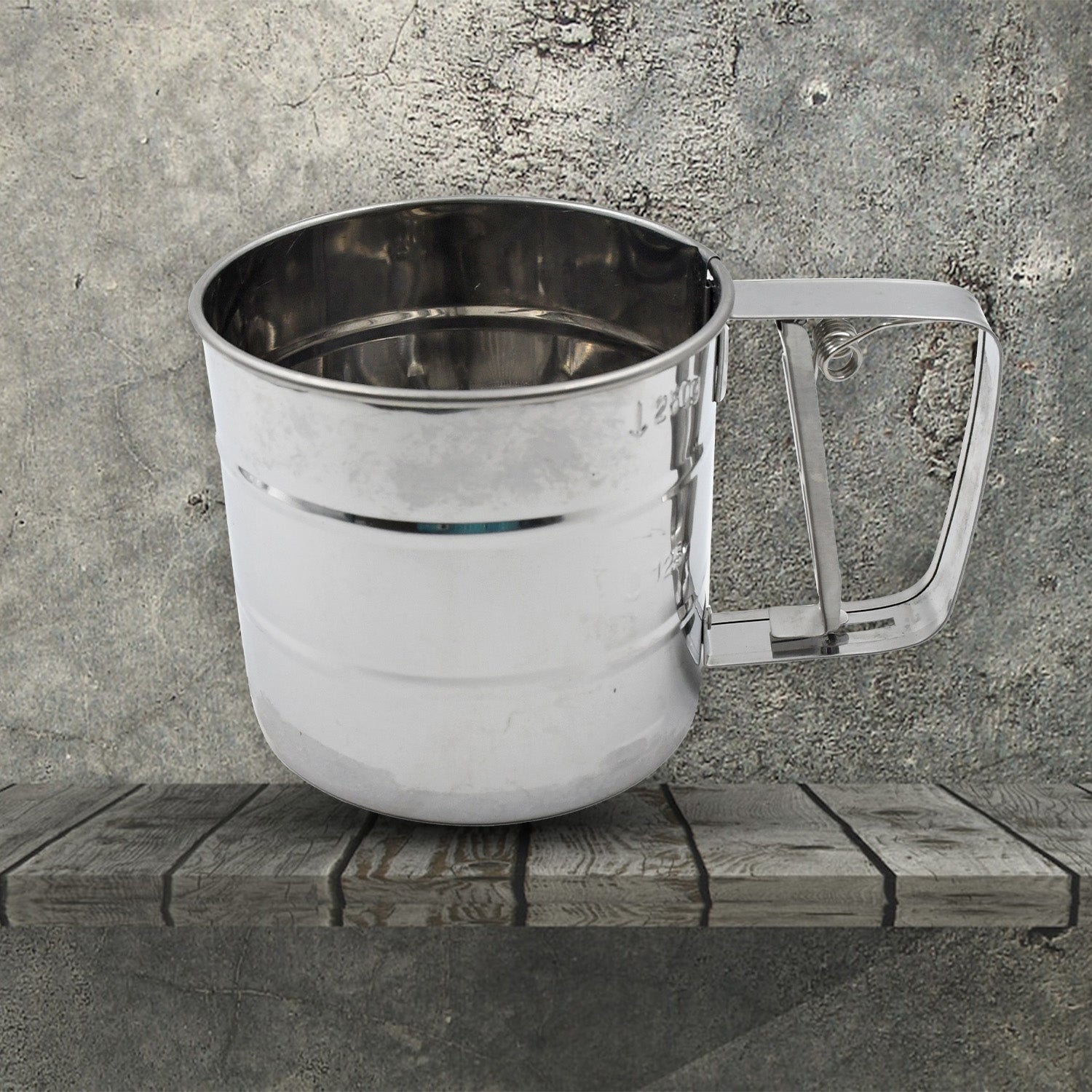 Flour Sifter Stainless Steel Shaker, Creation Baking Stainless Steel Shaker Sieve Cup Manual Flour Sifter with Measuring Scale Mark, Flour Sifter, Flour Sieve Multipurpose Handheld for Hotel for Kitchen, Home - Springkart 
