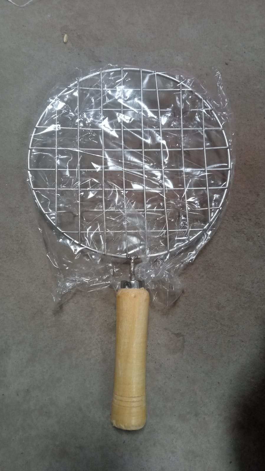 Kitchen Round Stainless Steel Roaster Papad Jali, Barbecue Grill with Wooden Handle - Springkart 