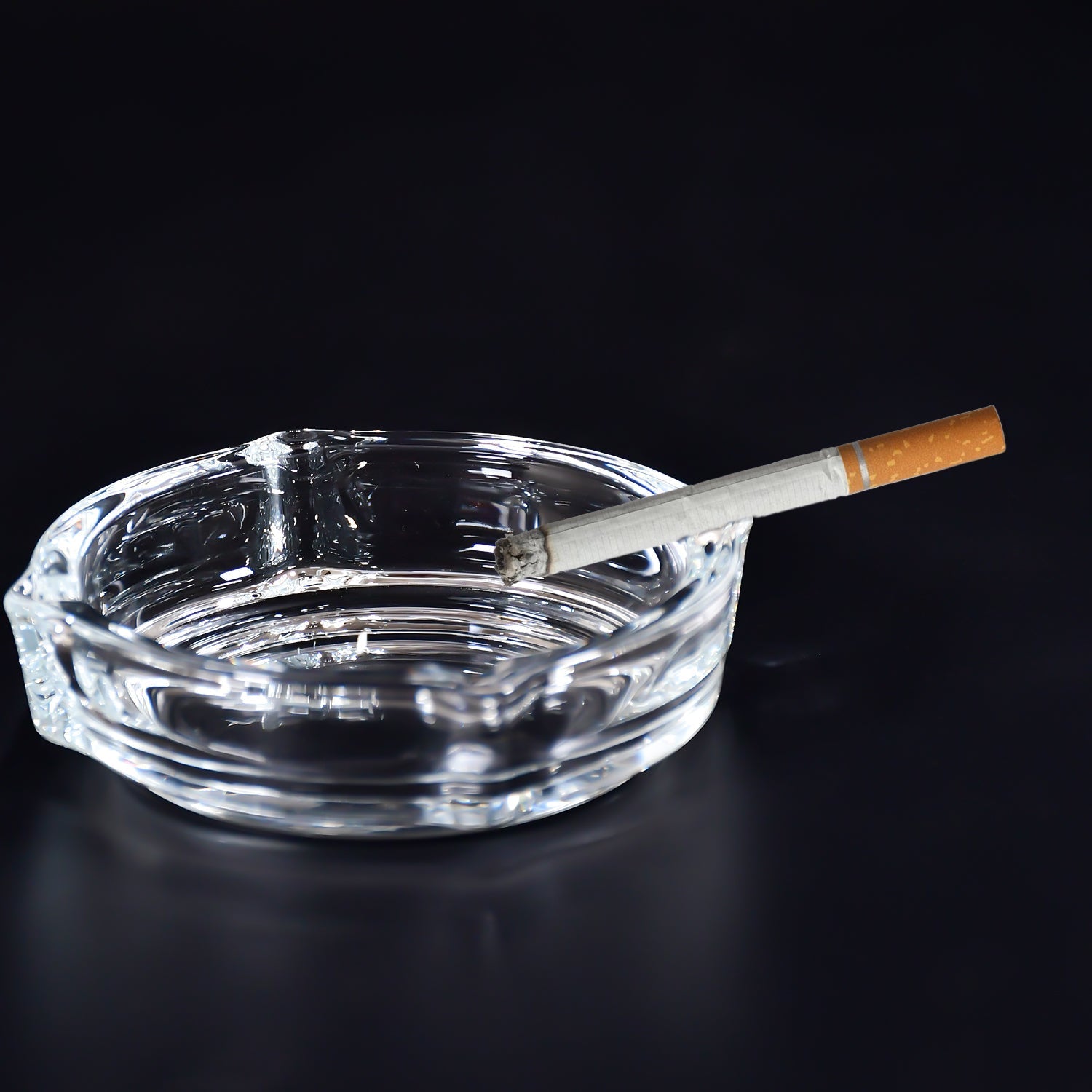 Glass Brunswick Crystal Quality Cigar Cigarette Ashtray Round Tabletop for Home Office Indoor Outdoor Home Decor - Springkart 