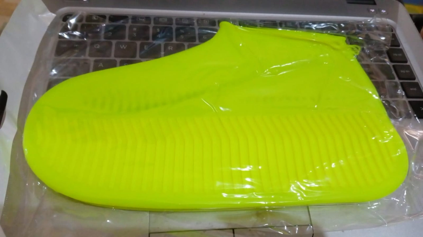 Waterproof and foldable silicone shoe covers for rainy days