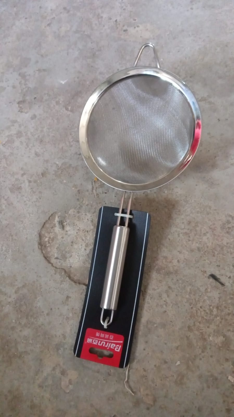 Mesh Sieve Quality Stainless Steel Fine Mesh Strainer with Sturdy Handle and Hook, Ideal for Tea Coffee, Rice, Powder, Fruit Etc Kitchen Food Kitchen Utensil - Springkart 