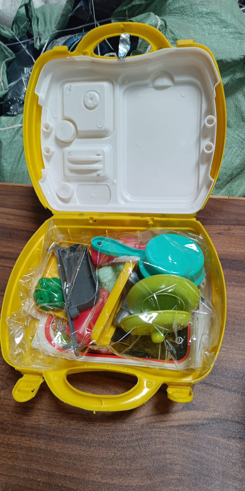 Cooking Toy Plastic Kids Cooking School Play Set (26 Pc Set) - Springkart 