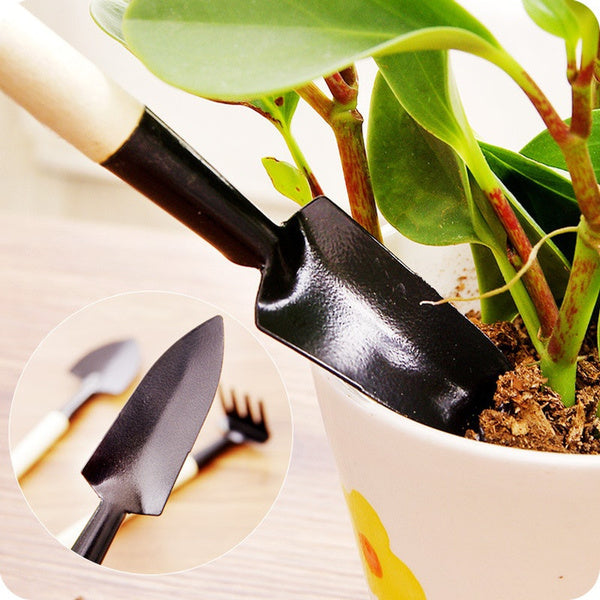 Kid's Garden Tools Set of 3 Pieces (Trowel, Shovel, Rake) - Springkart 