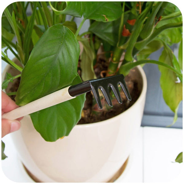 Kid's Garden Tools Set of 3 Pieces (Trowel, Shovel, Rake) - Springkart 
