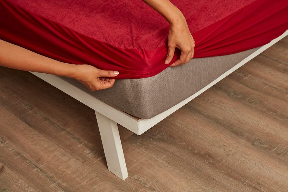 Wakefit Cotton Feel Ultra Soft Waterproof Mattress Protector|Breathable - Hypoallergenic Mattresses Cover 72" x 72" - King, Beetroot, Beetroot, Beetroot - Cotton Feel-purple