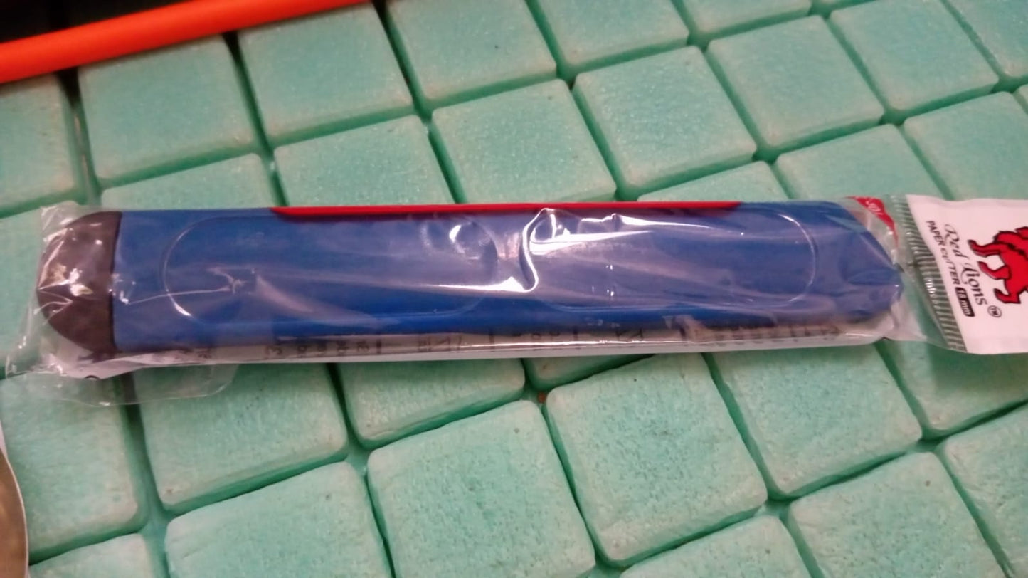 Multi-Use Iron Cutter, Cutting Blade and Precision Knife Blade, Utility Knife - Heavy Duty Industrial Cutter Knife (18mm) - Springkart 