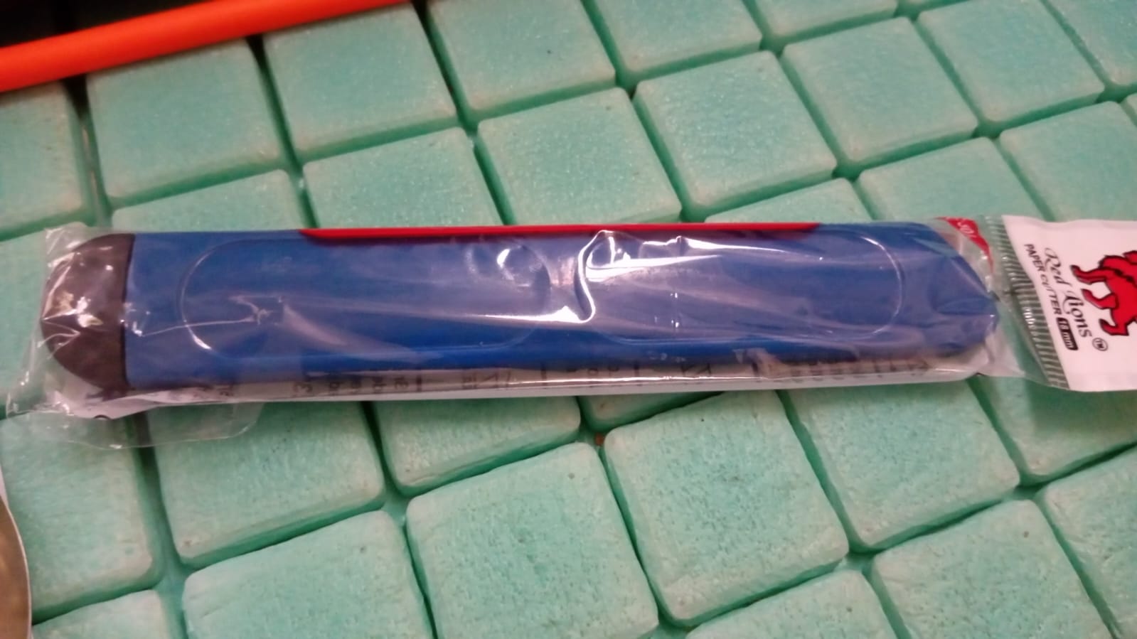 Multi-Use Iron Cutter, Cutting Blade and Precision Knife Blade, Utility Knife - Heavy Duty Industrial Cutter Knife (18mm) - Springkart 