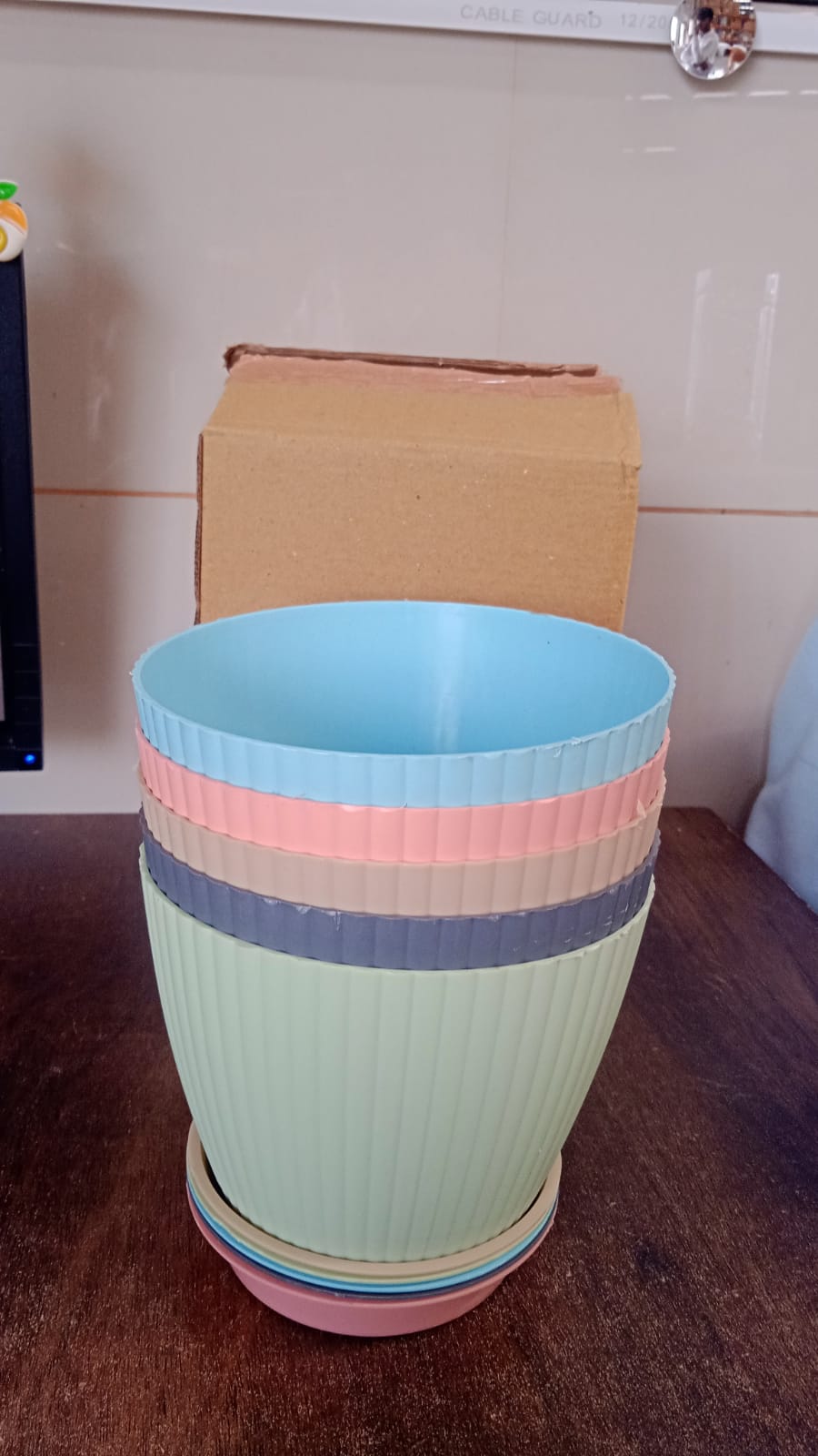 Round Flower Pot with Bottom Tray (5 Pcs Set / Small / 14×16 Cm) - Springkart 