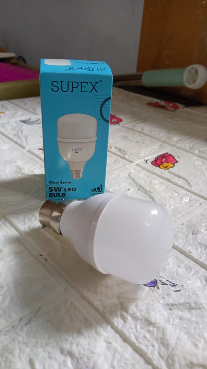 High-Power 5 W LED Light Bulb, Brightness LED Bulb White, General Lighting Bulb, Energy Saver Superior Light , LED Bulb, Cool White For every room: bedroom, living room, kitchen, garage, bathroom (5 Watt) - Springkart 