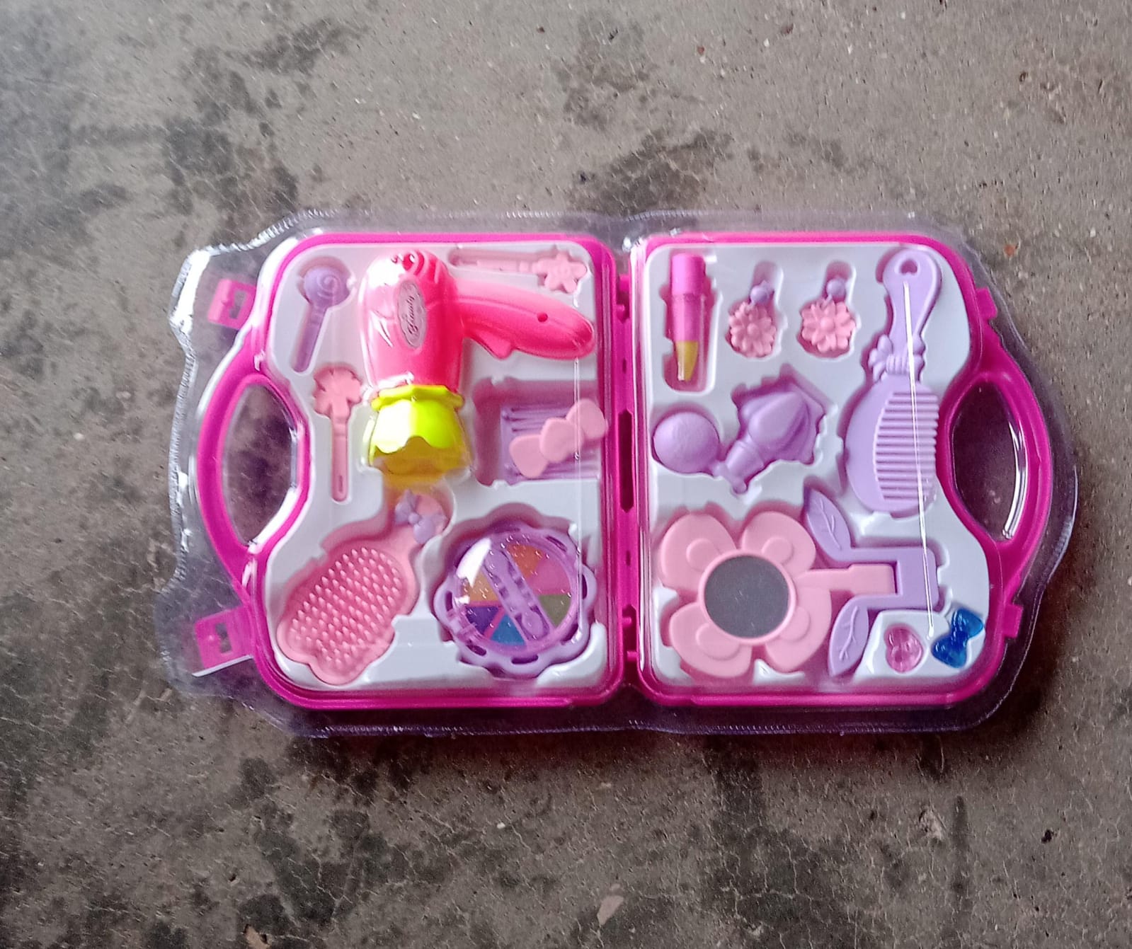 Beauty Make up Set for Kids Girls with Fold-able Suitcase (Multicolour) - Springkart 