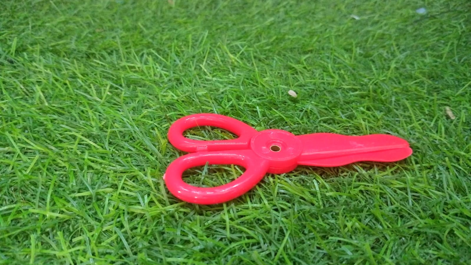 Child-Safe Plastic Scissors Set for Toddlers & Preschool Kids - Art & Craft Supplies - Springkart 