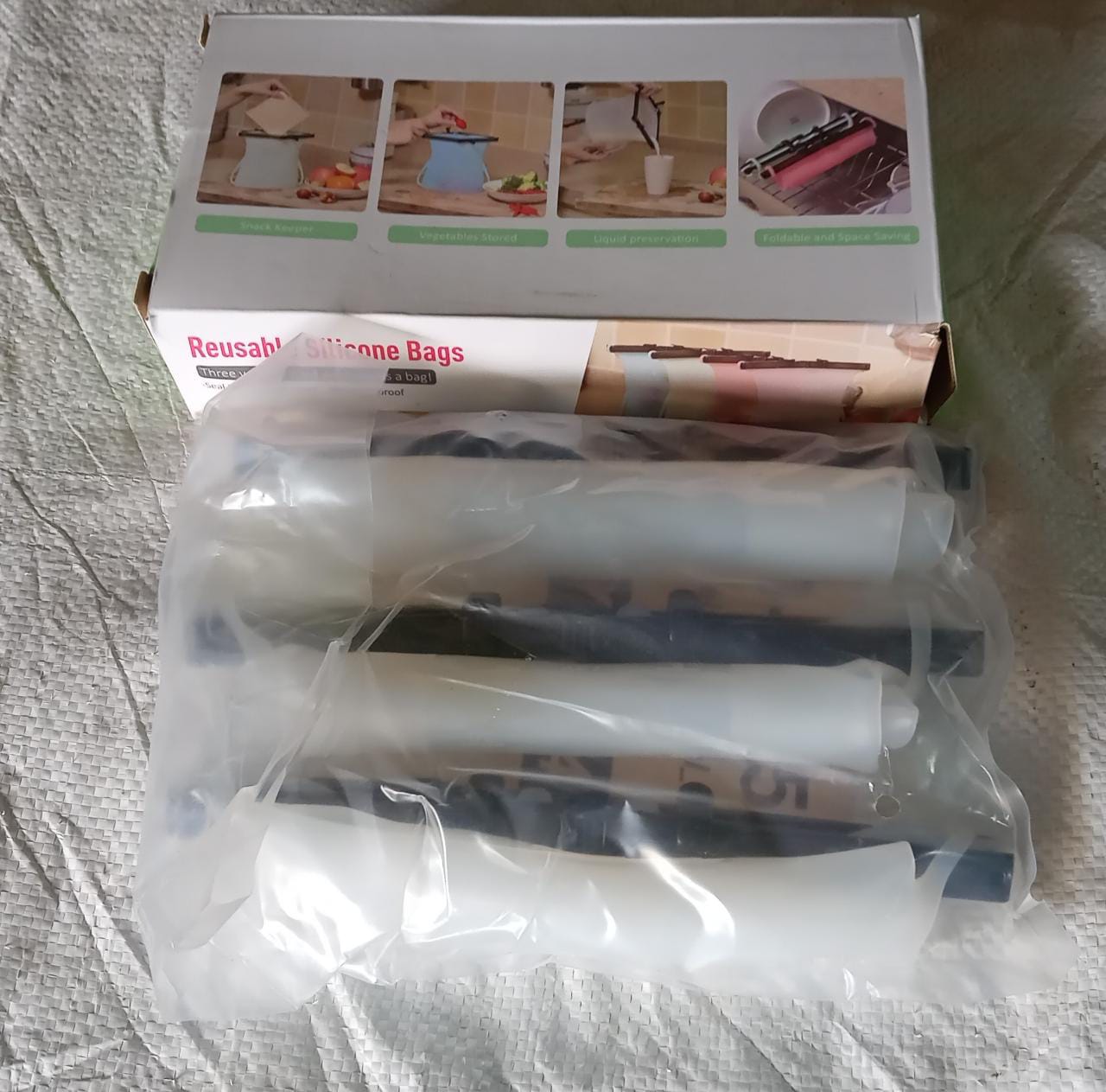 Eco-Friendly Food Storage: Reusable Silicone Bags (3-Pack) - Leakproof & Safe - Springkart 