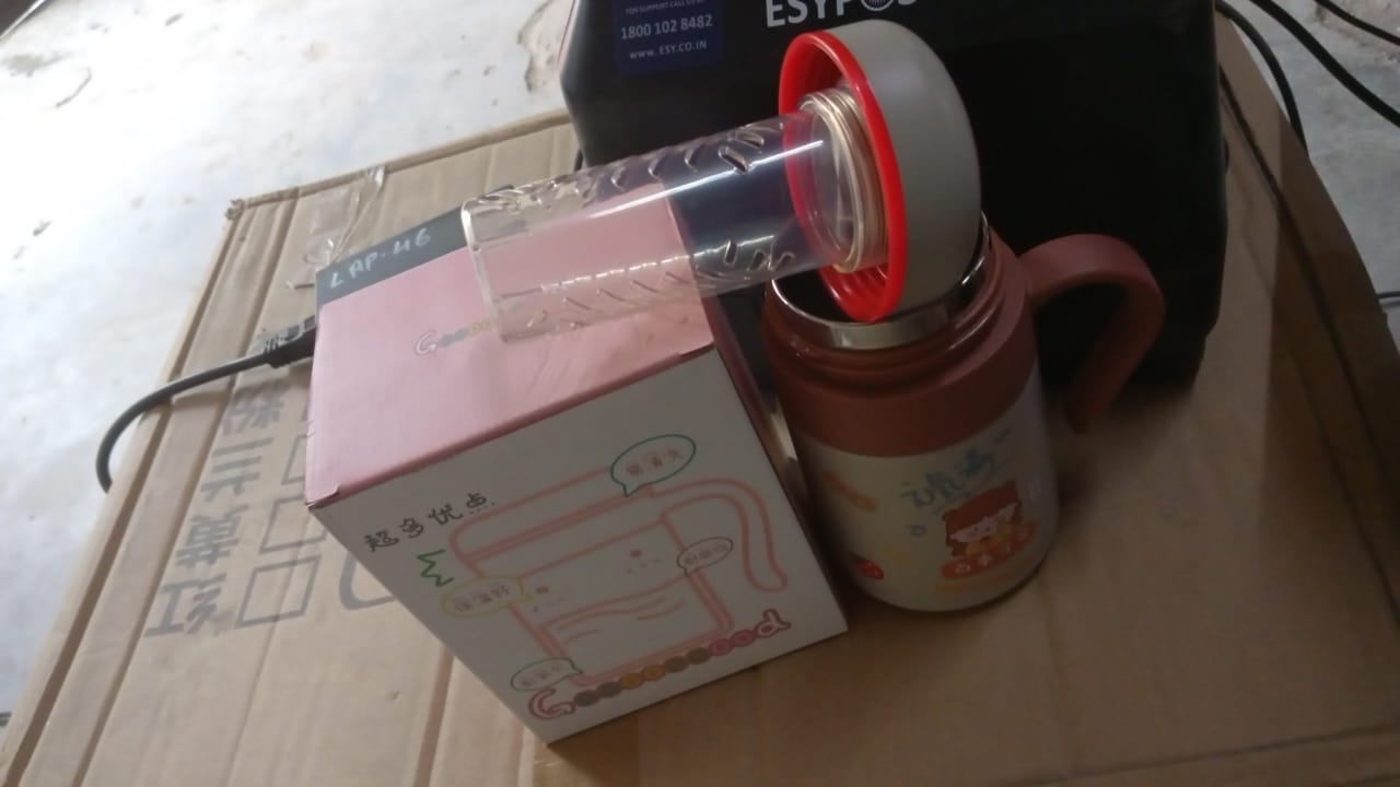 Stainless Steel Mug / Bottle Vacuum Insulated Cup with Handle & Small cup (550 ML) - Springkart 