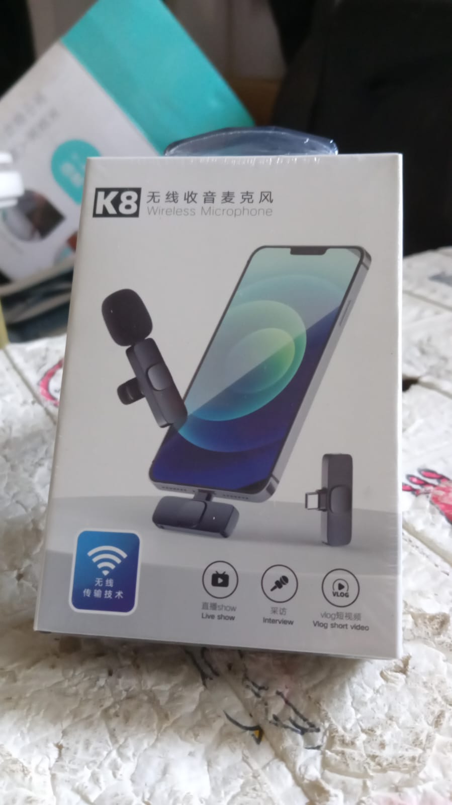 Intelligent Noise Cancelling Live Streaming Clip on Microphone for Type-C & for iPhone with Charging Mini Wireless Lapel Collar Microphone - Springkart 