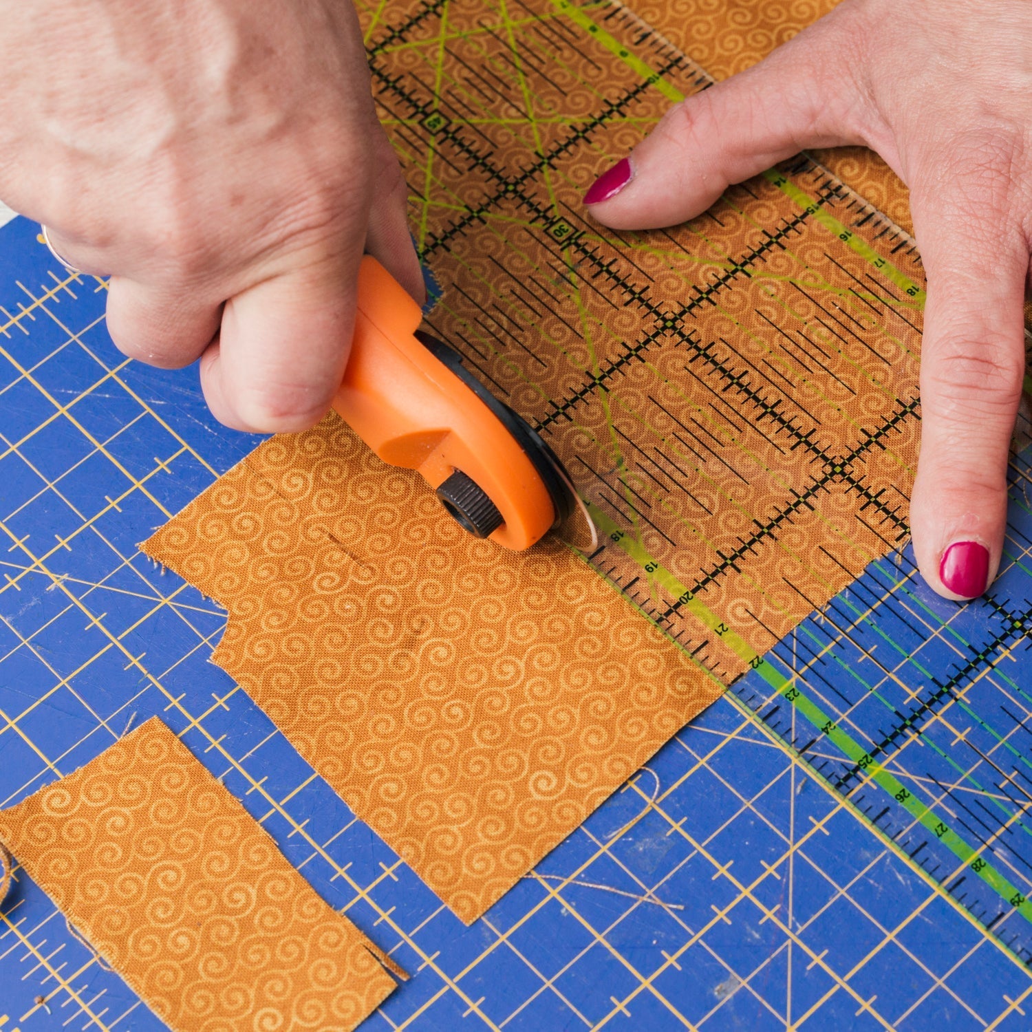 Manual Sewing Roller Cutter Rotary cutter - Springkart 