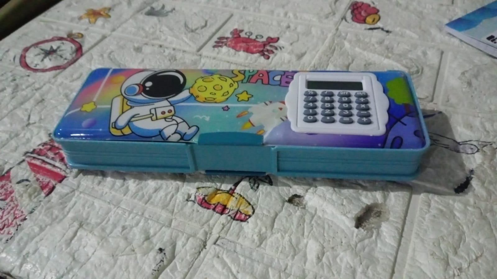 Double Sided Magnetic Geometry Box, Pencil Box with Calculator for Boys Art Plastic Pencil Box for Girls and Boys - Springkart 