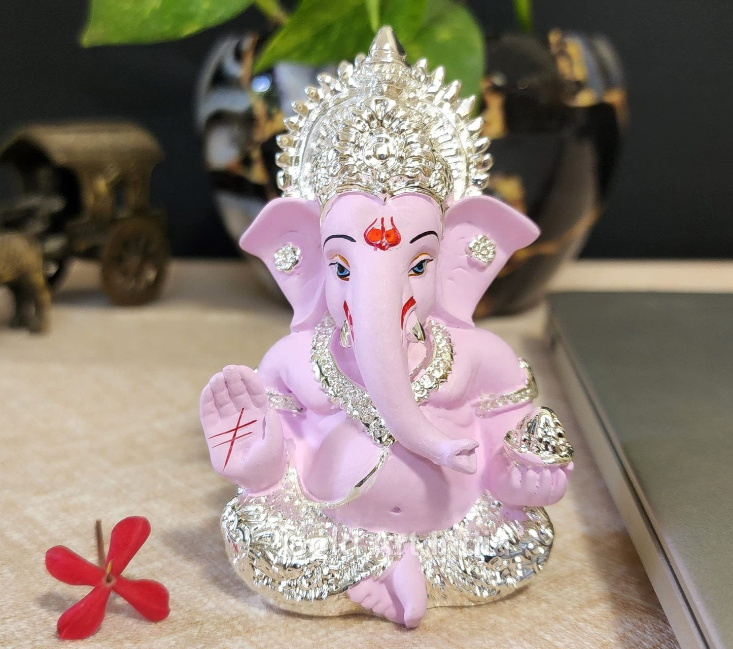 Gold Art India Ganesha Gold Plated Idol for Car Dashboard Ganesha Murti Ganpati Idol for Home Decor Puja Lord Ganesh Statue Gift for Office Desk Puja Room Figurine (Gold and Cream)