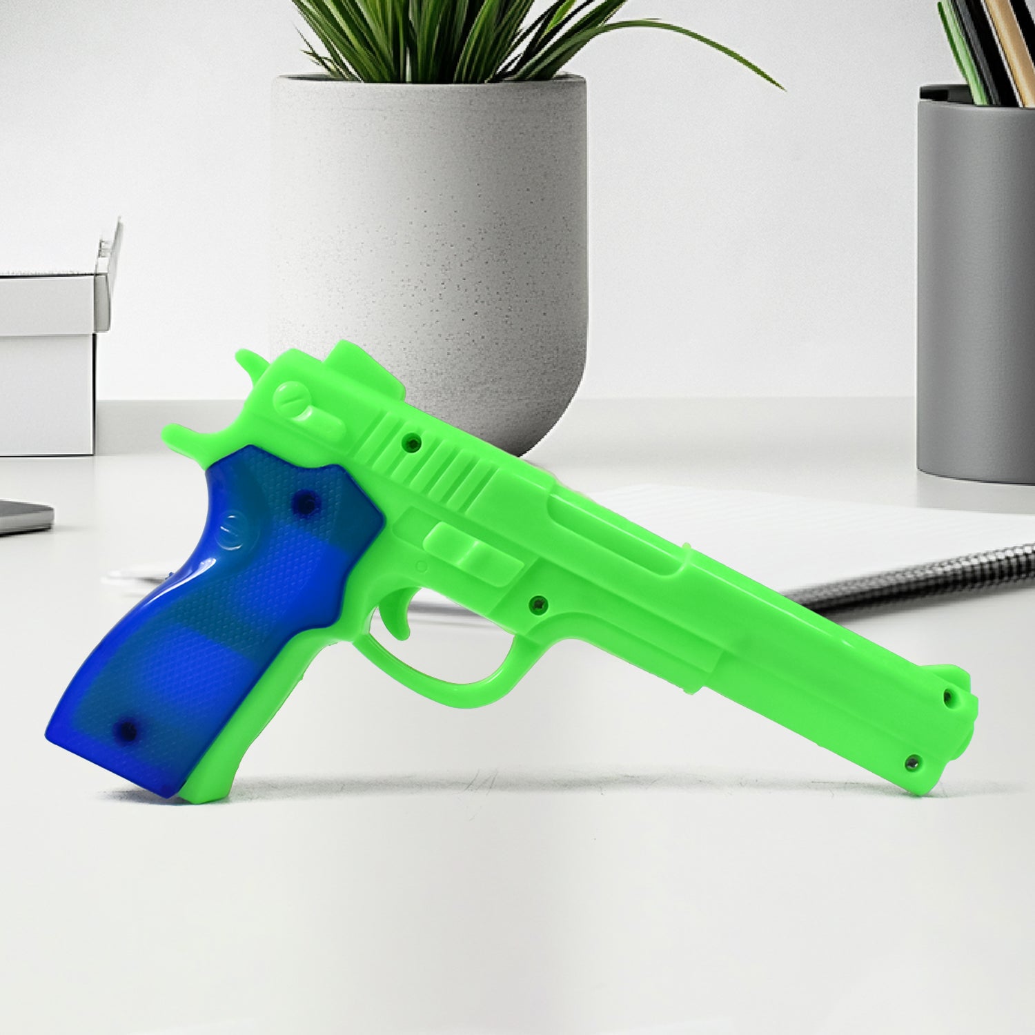 Medium Size Plastic 1 Gun With 5 Soft Suction Dart Bullets (1 Set) - Springkart 
