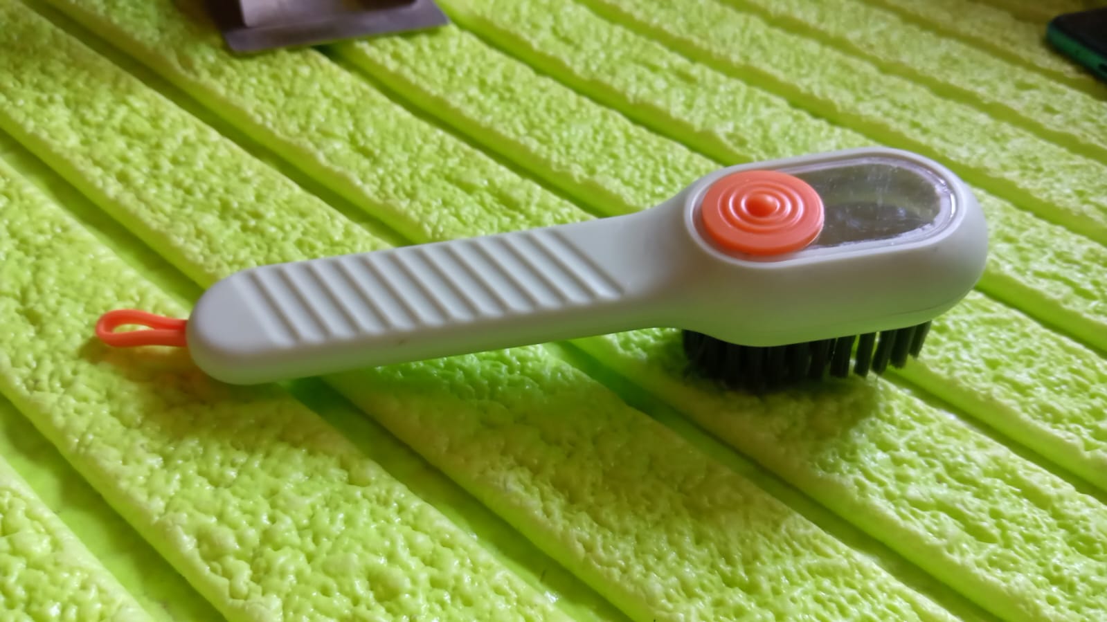 17928 Multifunctional Scrubbing Brush With Liquid Soap Dispenser Cleaning Brush With Liquid Soap Dispenser Shoe Brush For Cleaning Cloth Cleaning Brush With Handleliquid Shoe Brush For Shoe Clothes (1 Pc) - Springkart 