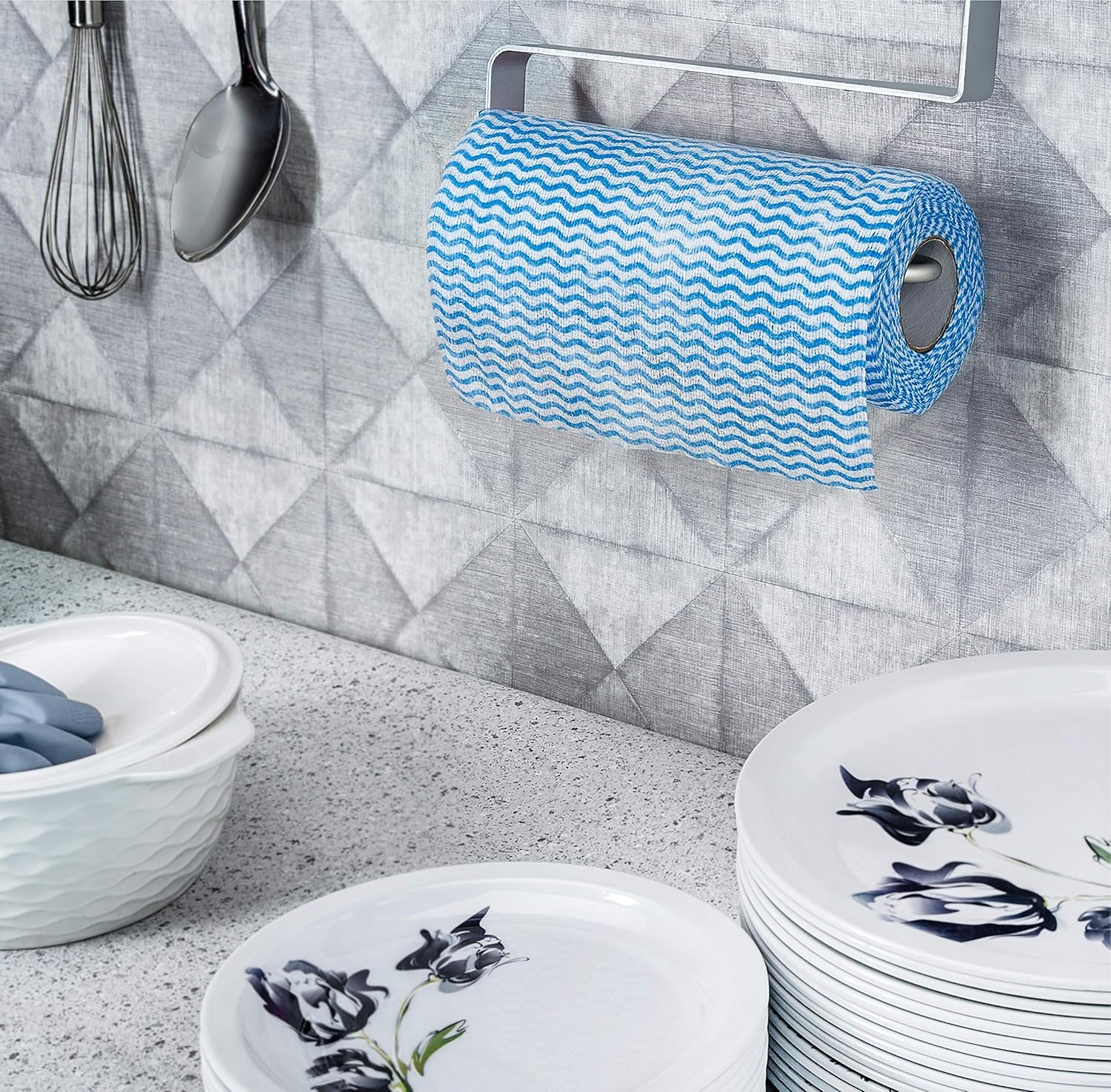 Amazon Brand - Presto! Non-Woven Kitchen Towel Roll | 160 Pulls | Blue & Red Kitchen Cloth | 80 Pulls X 2 Rolls | Food Safe | Lint-free and Residue-Free | Washable and Reusable | Highly Absorbent