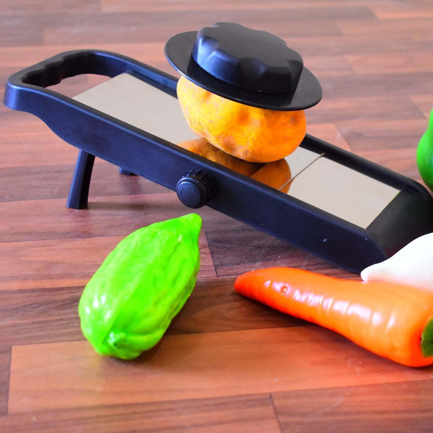 Adjustable Multipurpose Potato / Onion Slicer and Grater - Springkart 