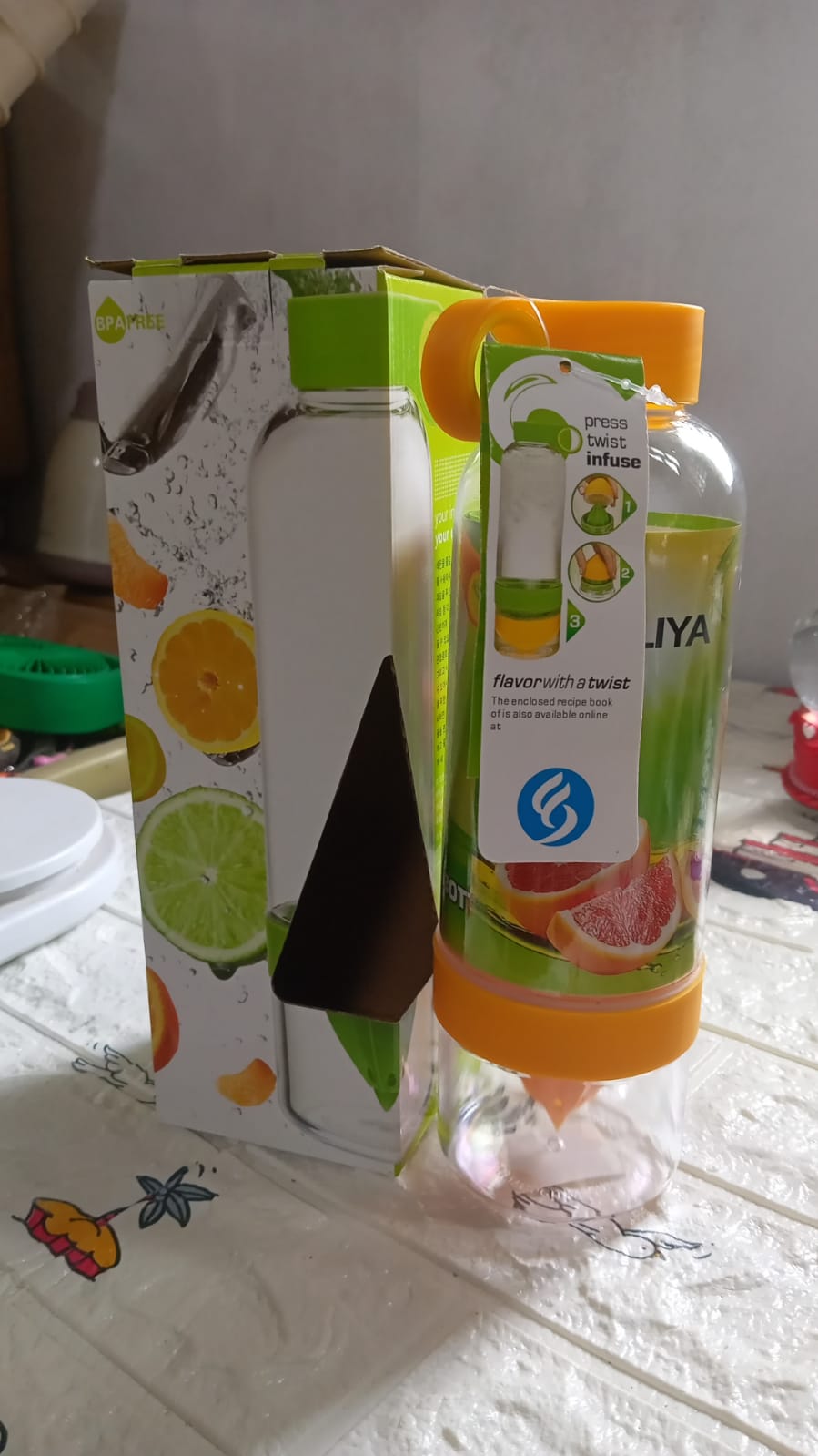 CITRUS JUICER BOTTLE INSTANT JUICE SPORTS BOTTLE JUICE MAKER INFUSER BOTTLE - Springkart 