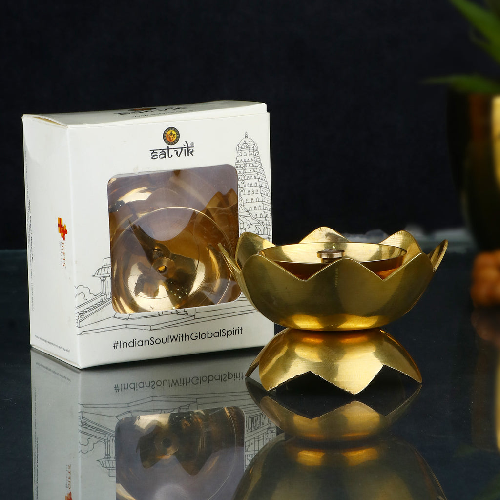 Vishnu Brass Diya – Divine Brass Oil Lamp