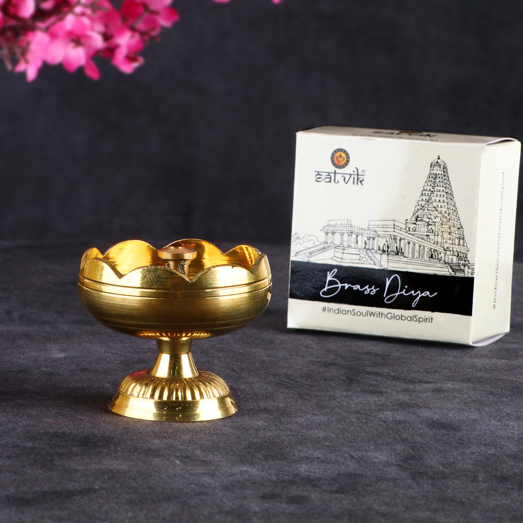 Vishnu Brass Diya – Divine Brass Oil Lamp