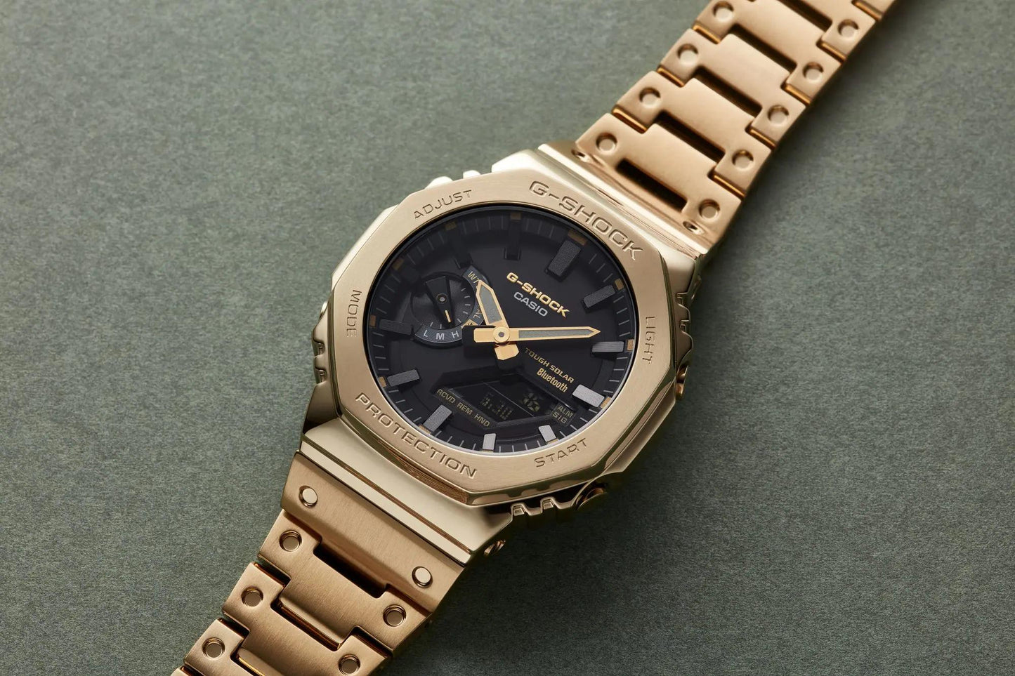 G-SHOCK has launched a new GA-2100 series watch, with classic black  color matching