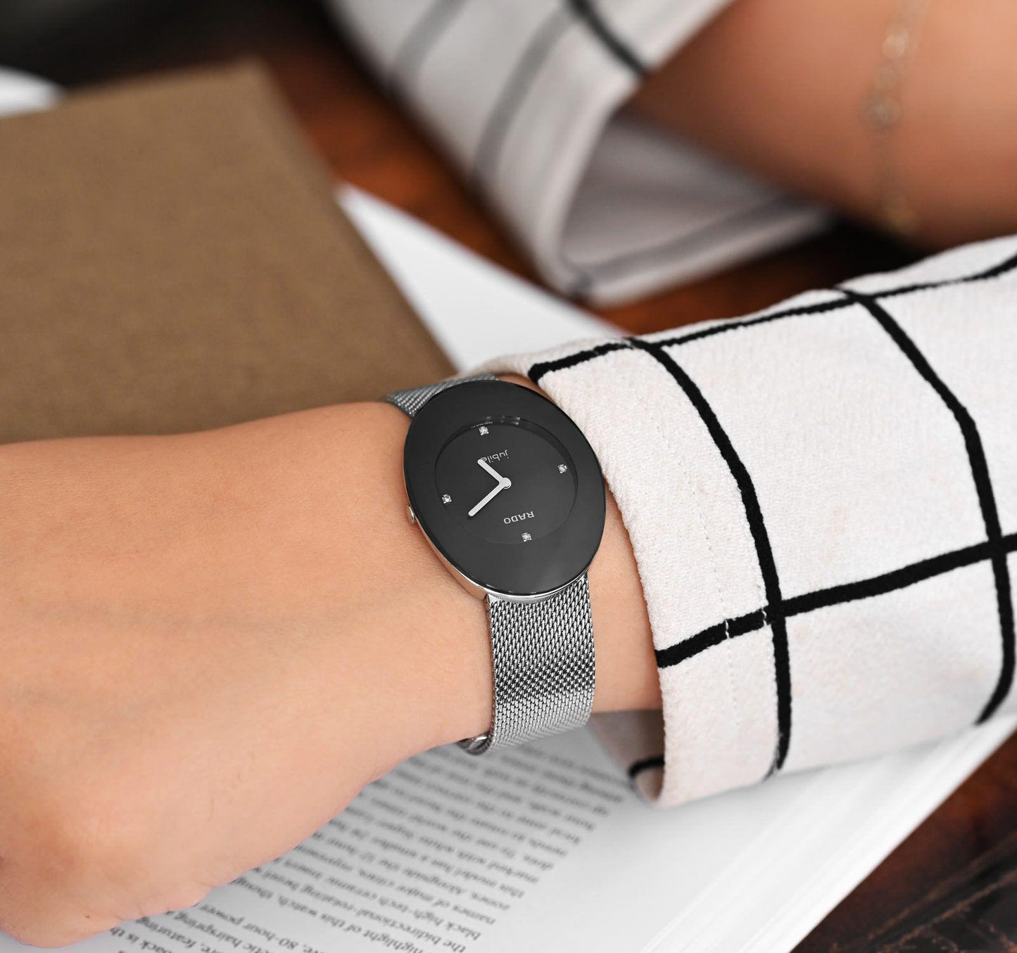 The Rado Elegant True Round Jubilee scratch-resistant Men's Watch-Japan Machine