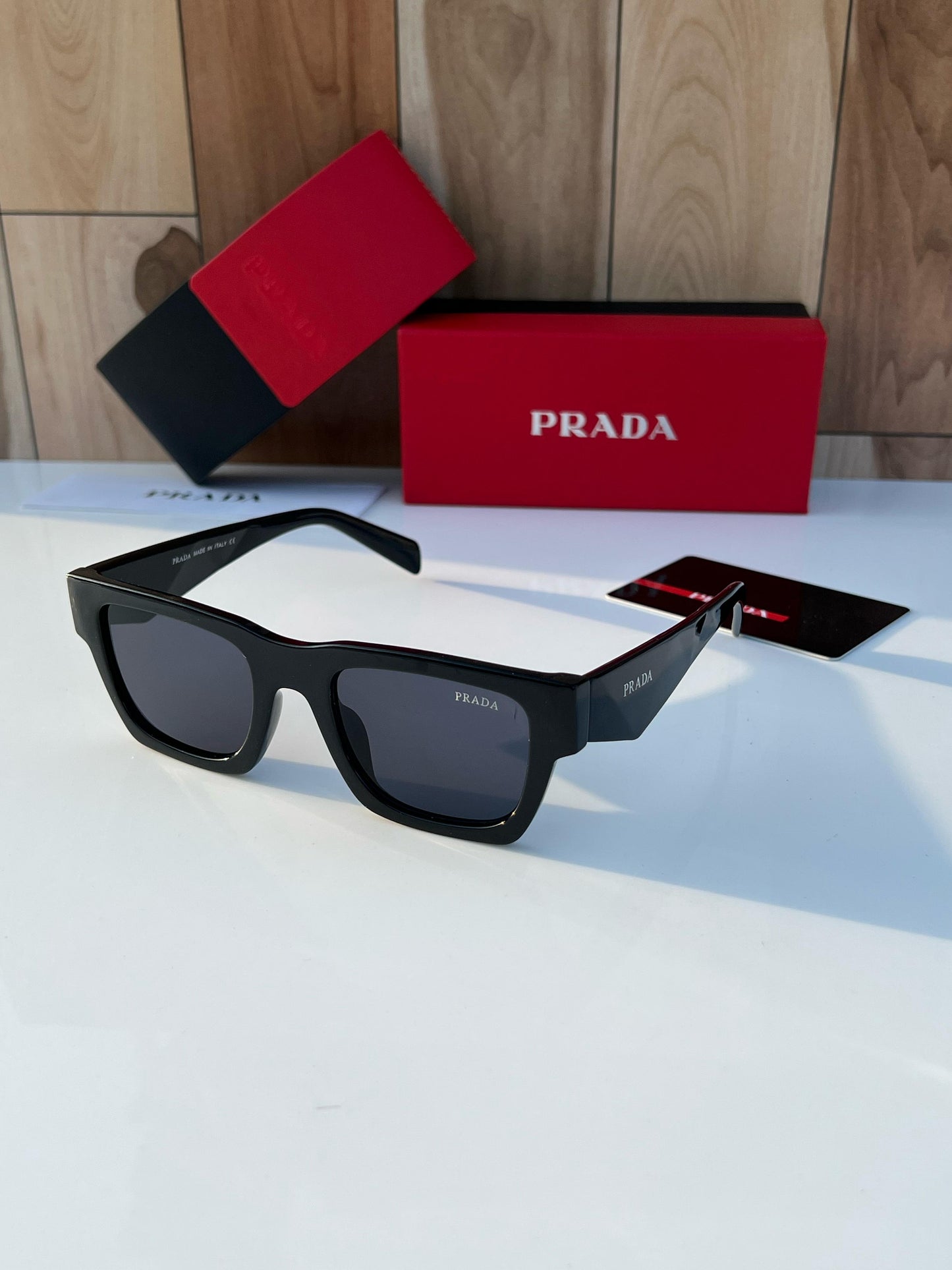 PRADA SUN GLASSESS