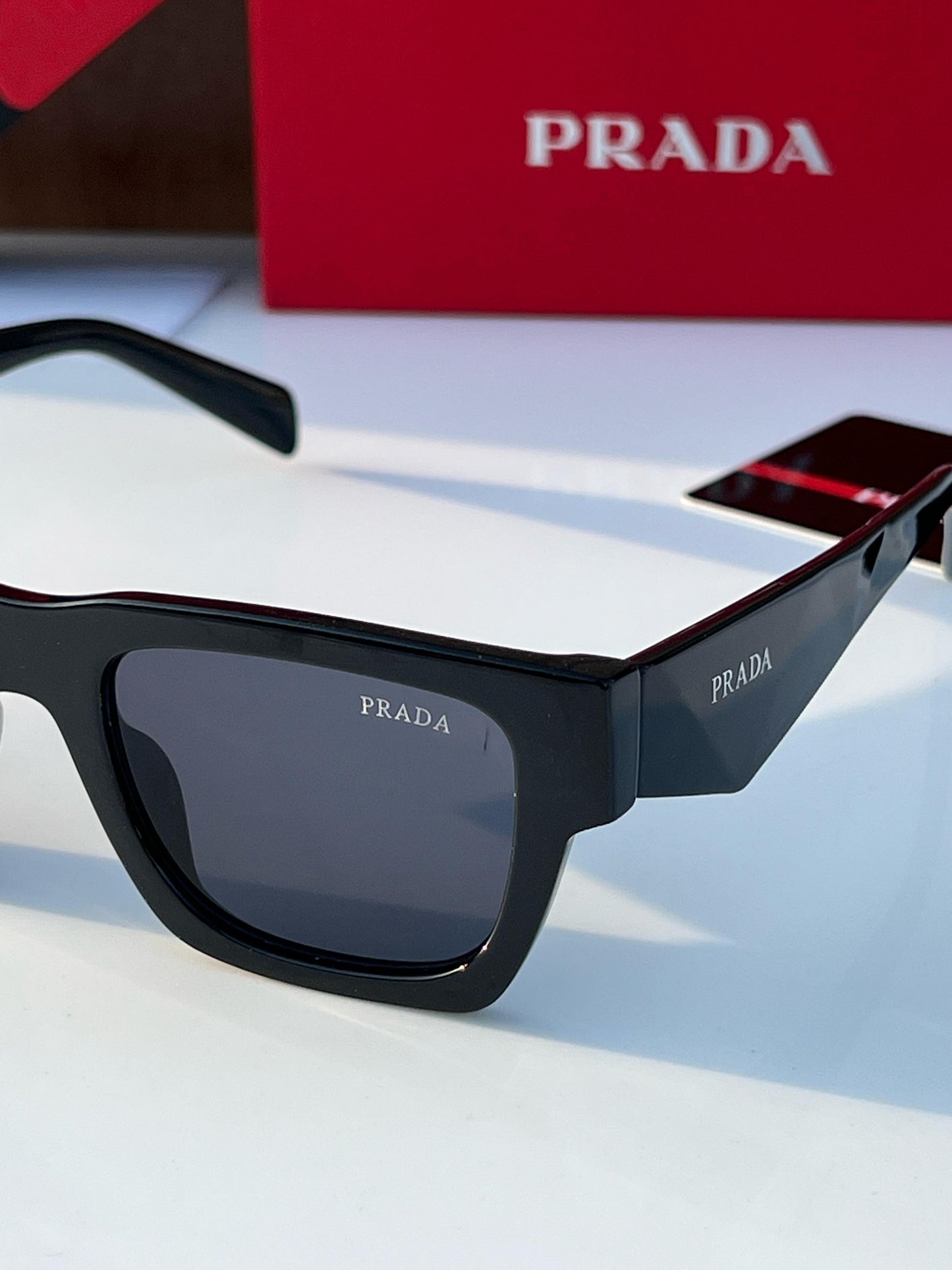 PRADA SUN GLASSESS
