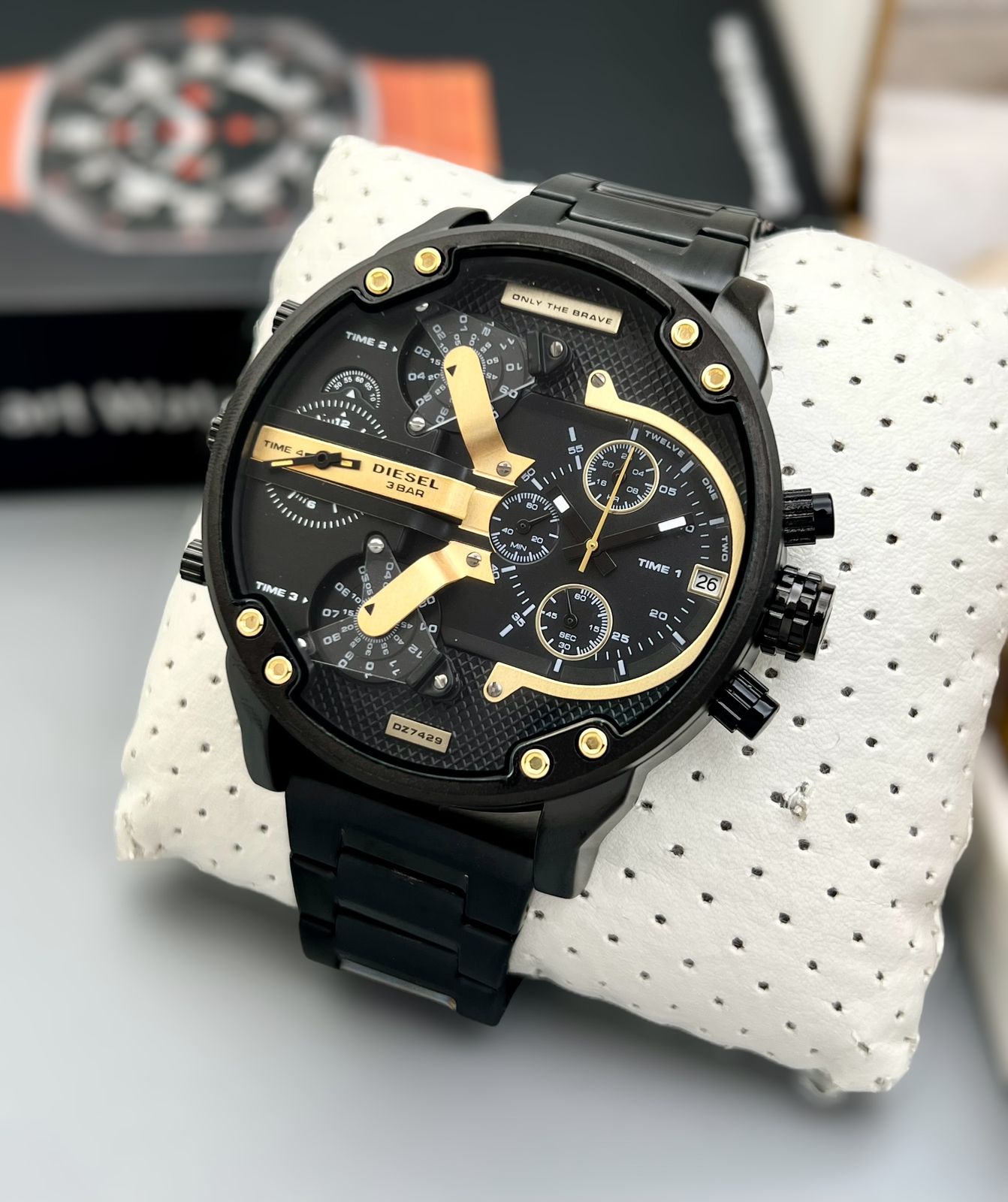 MR Daddy 2.0 Gold black white Chronograph watch for men from Diesel
