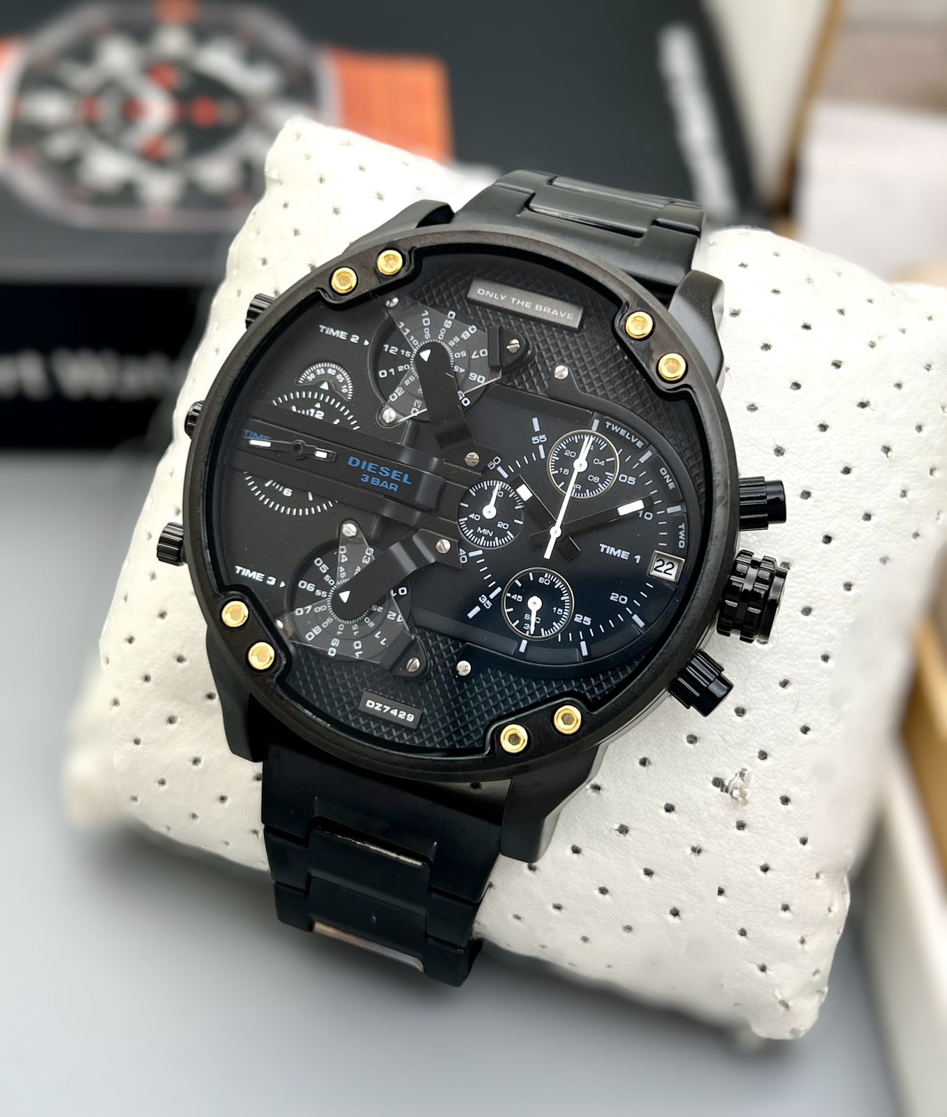 MR Daddy 2.0 Gold black white Chronograph watch for men from Diesel