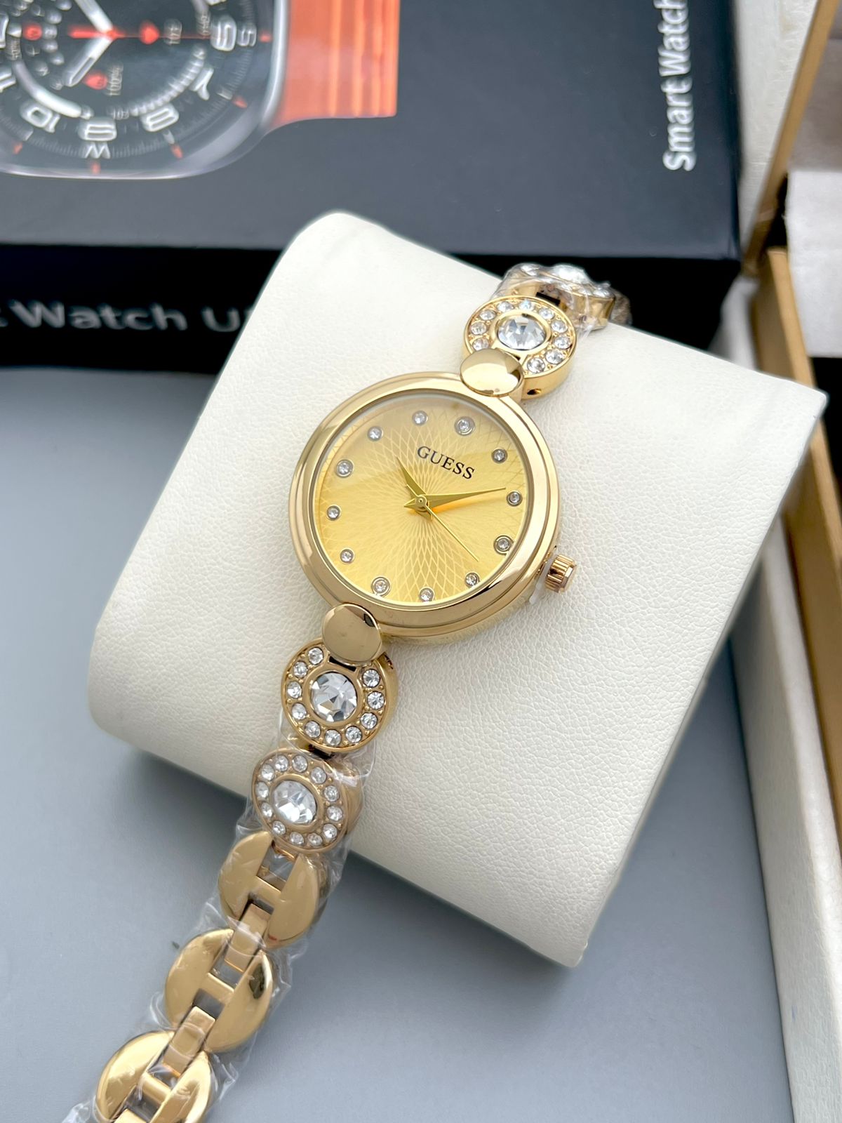 GUESS Ladies Luxury watch