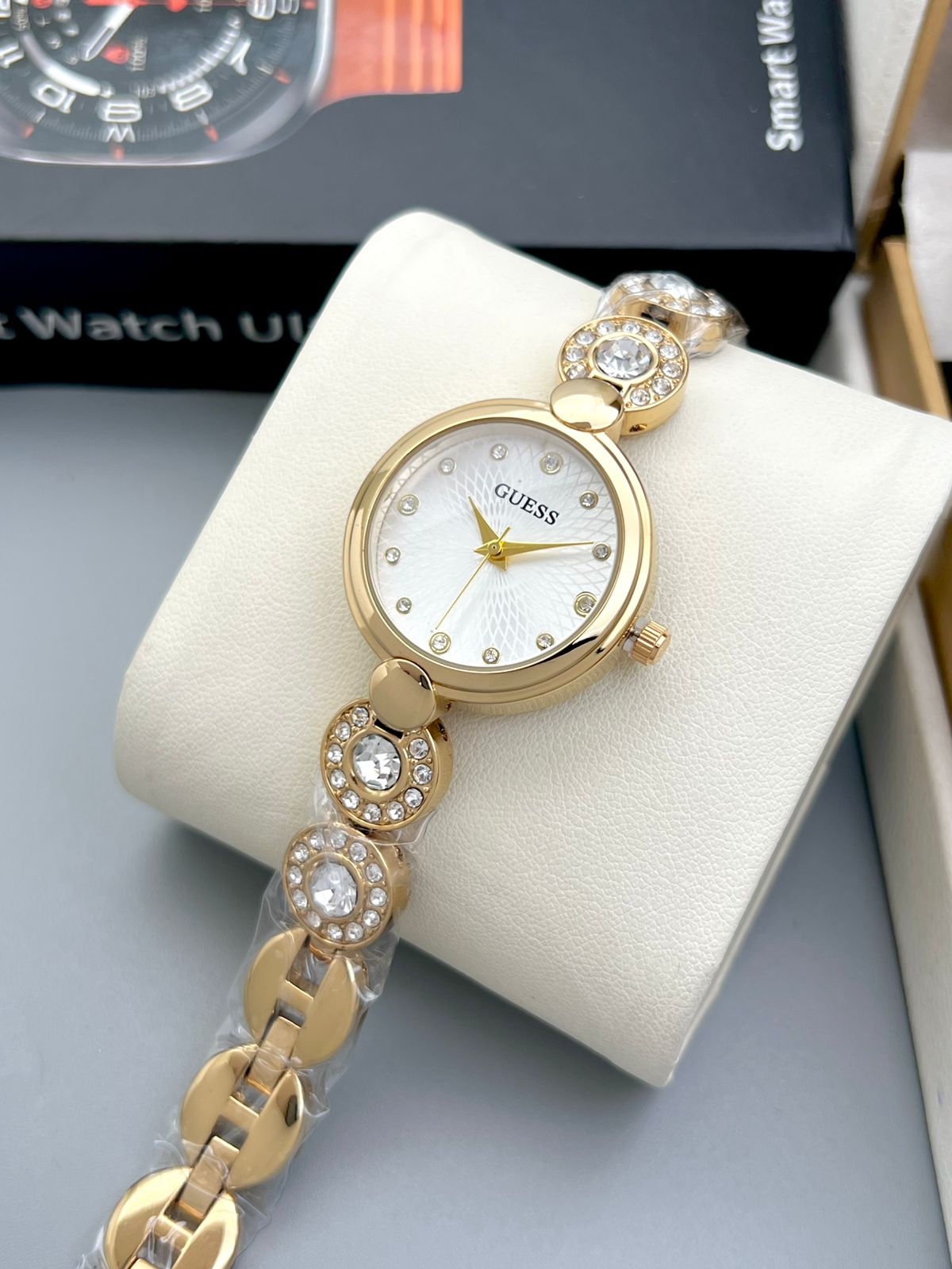 GUESS Ladies Luxury watch