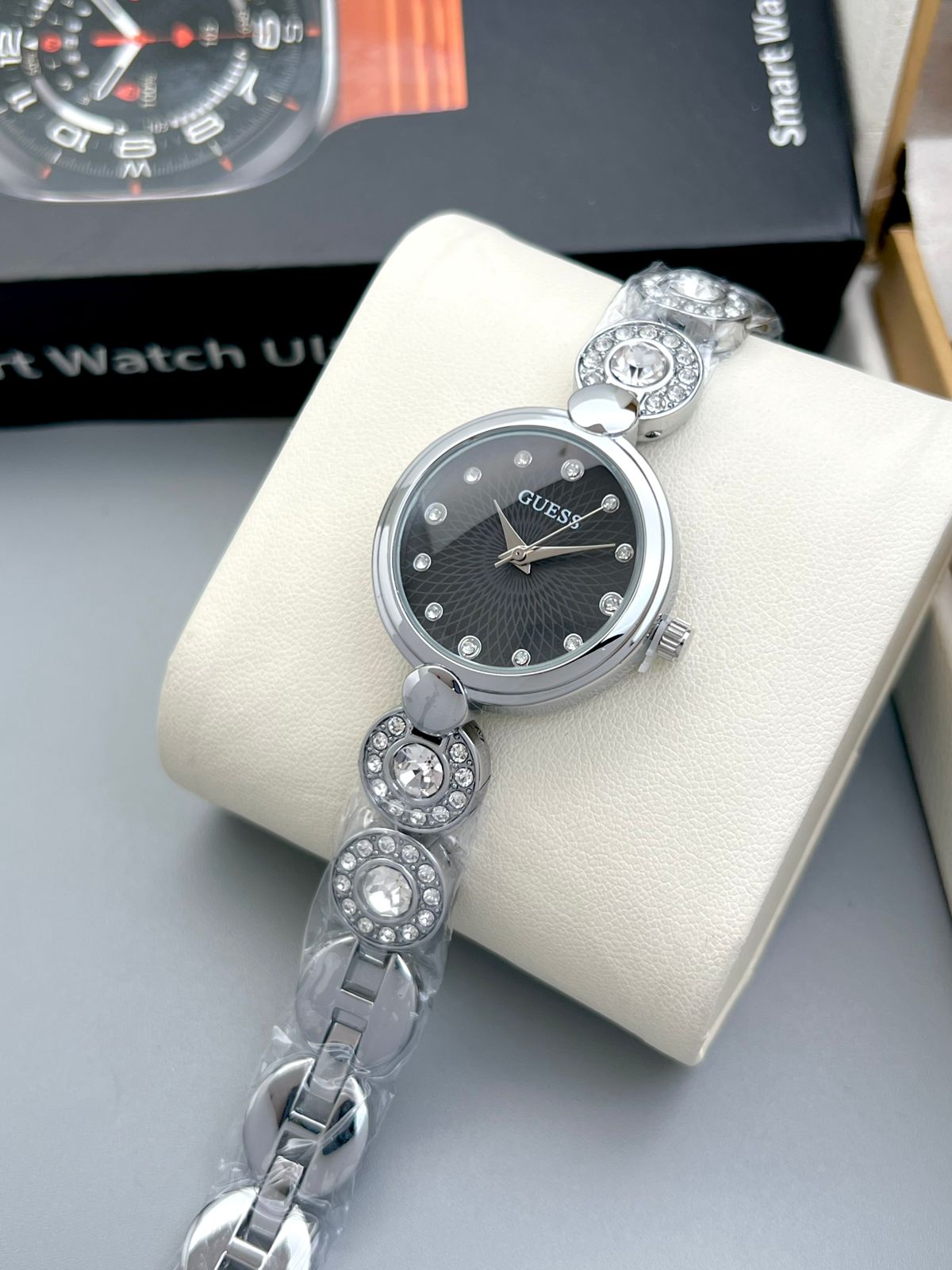 GUESS Premium quality Ladies watch