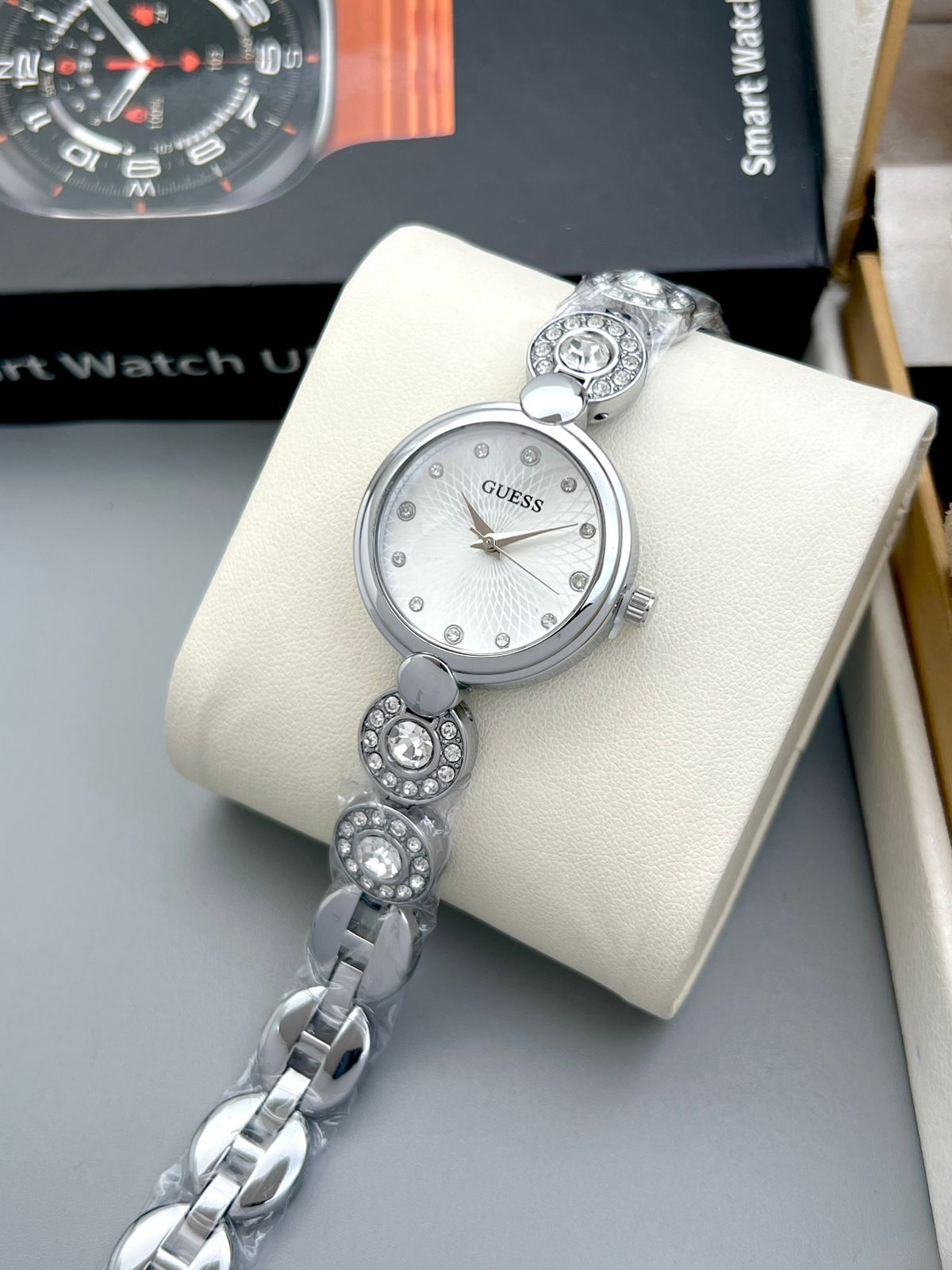 GUESS Ladies Luxury watch