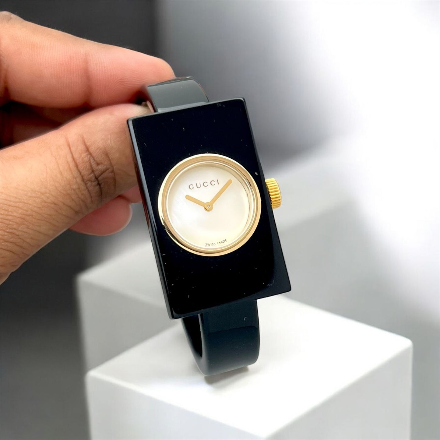 Gucci Black & Gold multi color Women's Swiss Watch – Minimalist Luxury