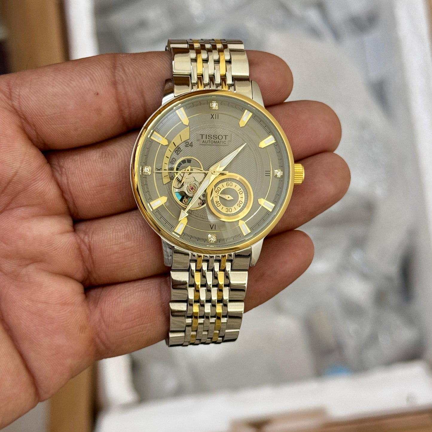 Tissot Gentleman Powermatic 80 is ergonomic and elegant Watch