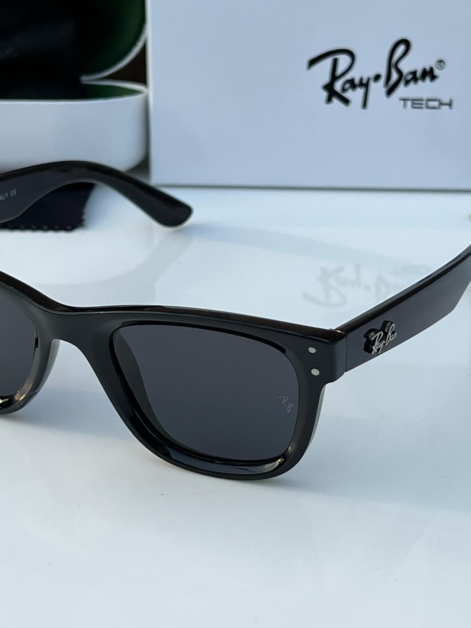 NEW ARRIVAL RAY BAN Unisex Sun Glass