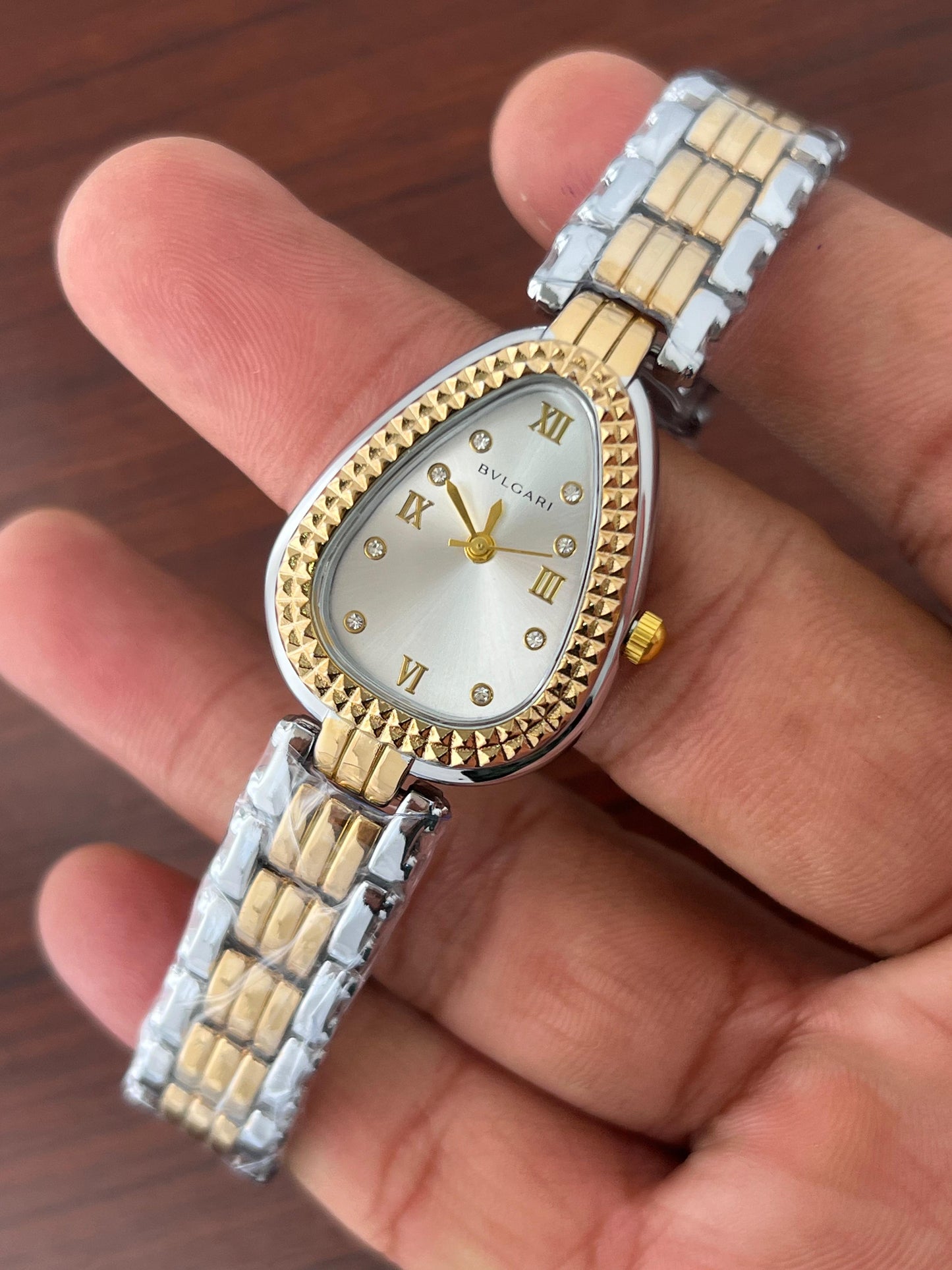 Beautiful  BVLGARI Gianni T-Bar Watch for Women