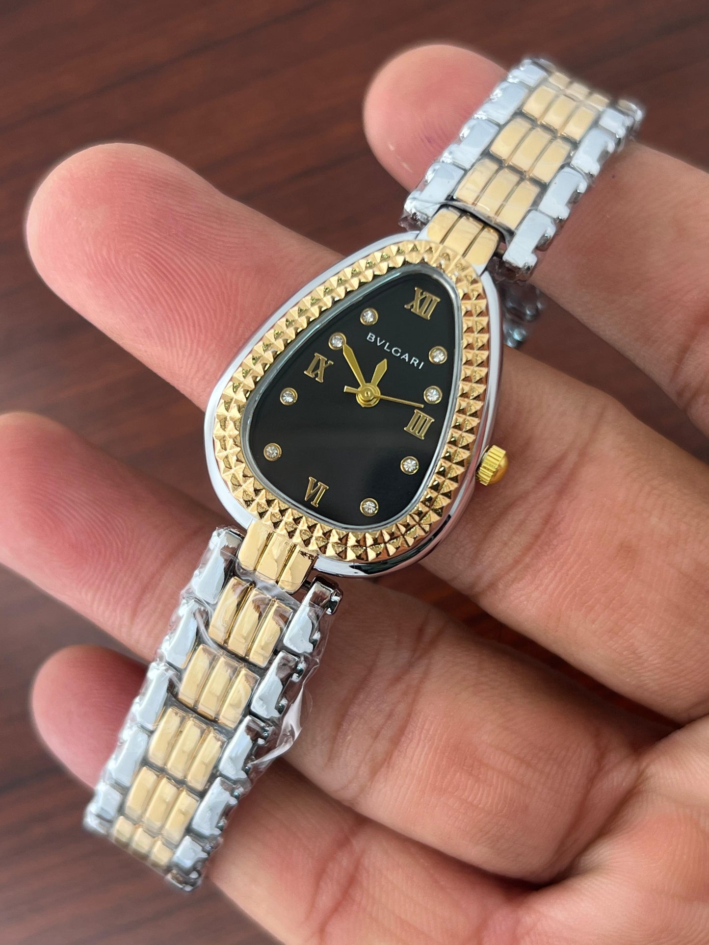 Beautiful  BVLGARI Gianni T-Bar Watch for Women