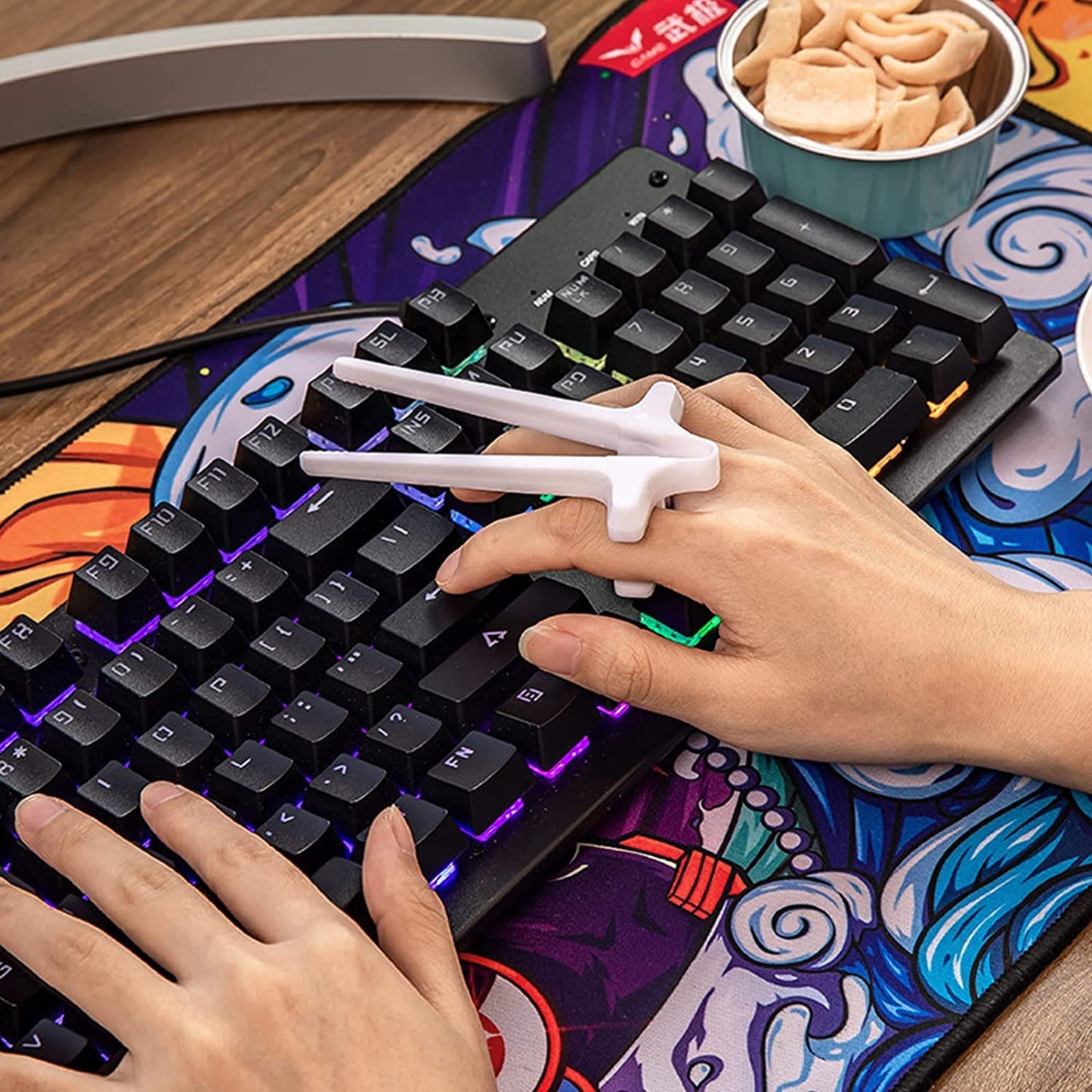 Plastic Finger Chopsticks For Gamers Snack Clips (1 Pc) - Springkart 