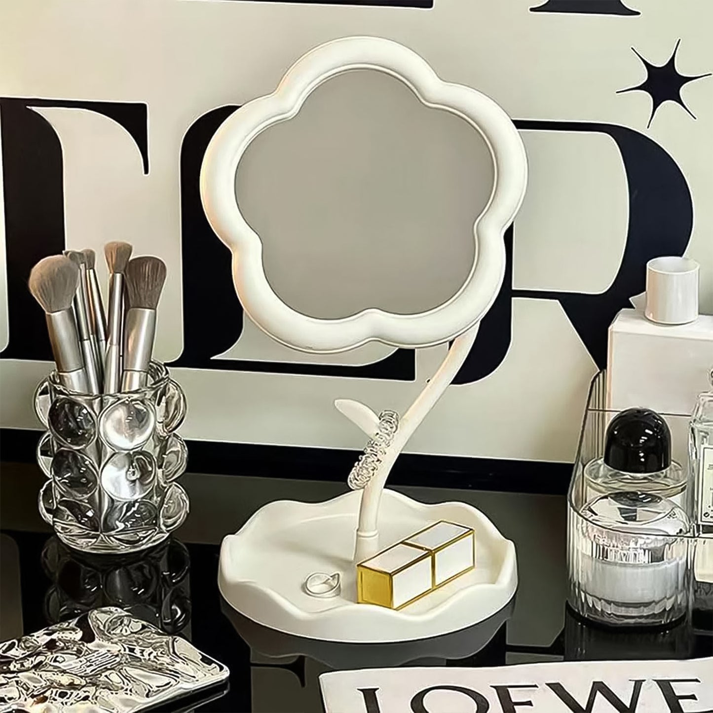 Flower-shaped Makeup Mirror Rotatable Makeup Mirror With Tray Table Vanity - Springkart 